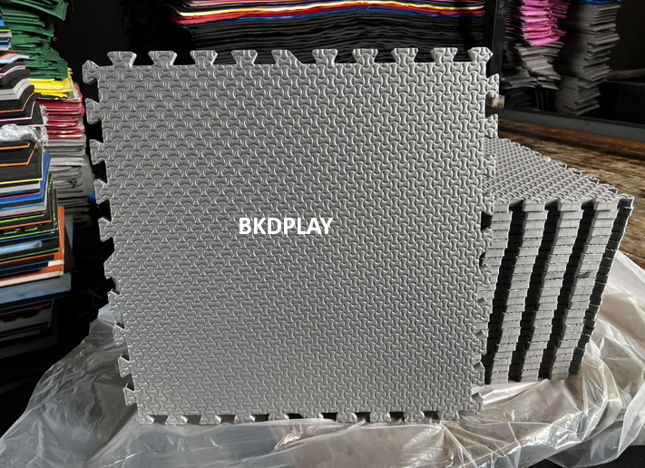 แผ่นปูพื้นจิ๊กซอกันกระแทก โฟมยาง งานไทยพรีเมี่ยมขนาดแผ่น100x100 หนา10-50 มม.,แผ่นกันกระแทก,แผ่นยาง EVA,ยางปูพื้น,จิ๊กซอว์ปูพื้น, ปูกับห้องเด็ก ห้องออกกำลังกาย ฟิสเนส ค่ายมวย โรงยิม