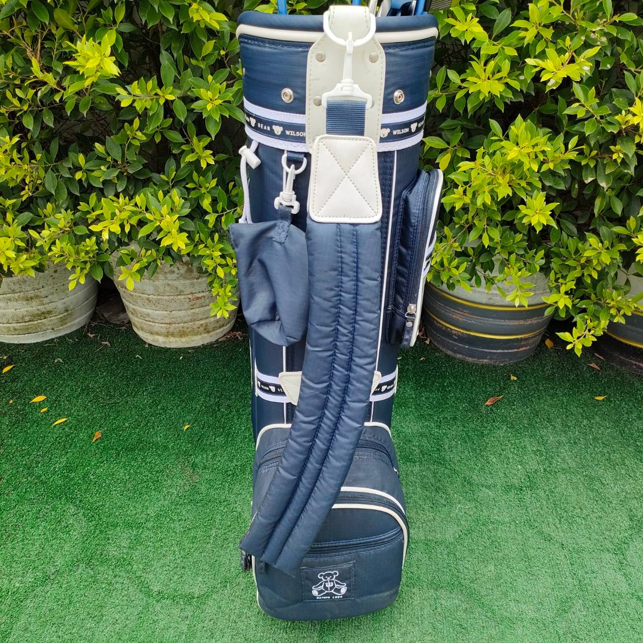 ** ไม้กอล์ฟสำหรับผู้หญิง ** FULLSET WILSON TIARA 4 WIDE EASY CAVITY , COVER กำมะหยี่ , ถุงกอล์ฟ *** มีตำหนิ ผ้าขาด *** ไม้กอล์ฟมือสอง ของแท้ BY NakaraLuxurious