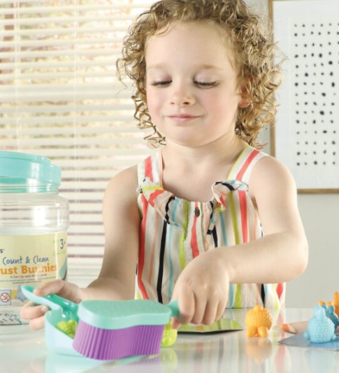 ชุดเกมปัดกวาดฝุ่นกระต่ายน้อย เรียนรู้การนับและ ฝึกกล้ามเนื้อมือ ของเล่นเสริมพัฒนาการ ,ของเล่นเสริมทักษะ,ของเล่นเด็ก, สื่อการสอนอนุบาล