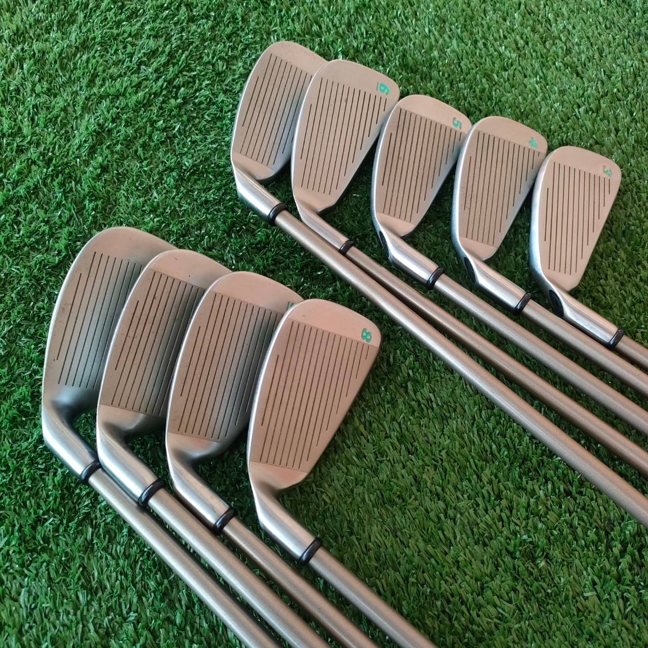 ** ไม้กอล์ฟสำหรับผู้หญิง ** ชุดเหล็ก CALLAWAY BIG BERTHA มีเหล็ก 3-9 เเละ PW ก้าน CALLAWAY GOLF FLEX L ชุดตีง่าย คุณภาพสูงมากๆ ก้านแบบเจาทะลุด้วยครับ คุณผู้หญิงที่กำลังหาเหล็กดีๆ สักชุด พลาดไม่ได้เลยนะครับ ดีกว่าไปซื้อชุดจากจีนครับ!!!