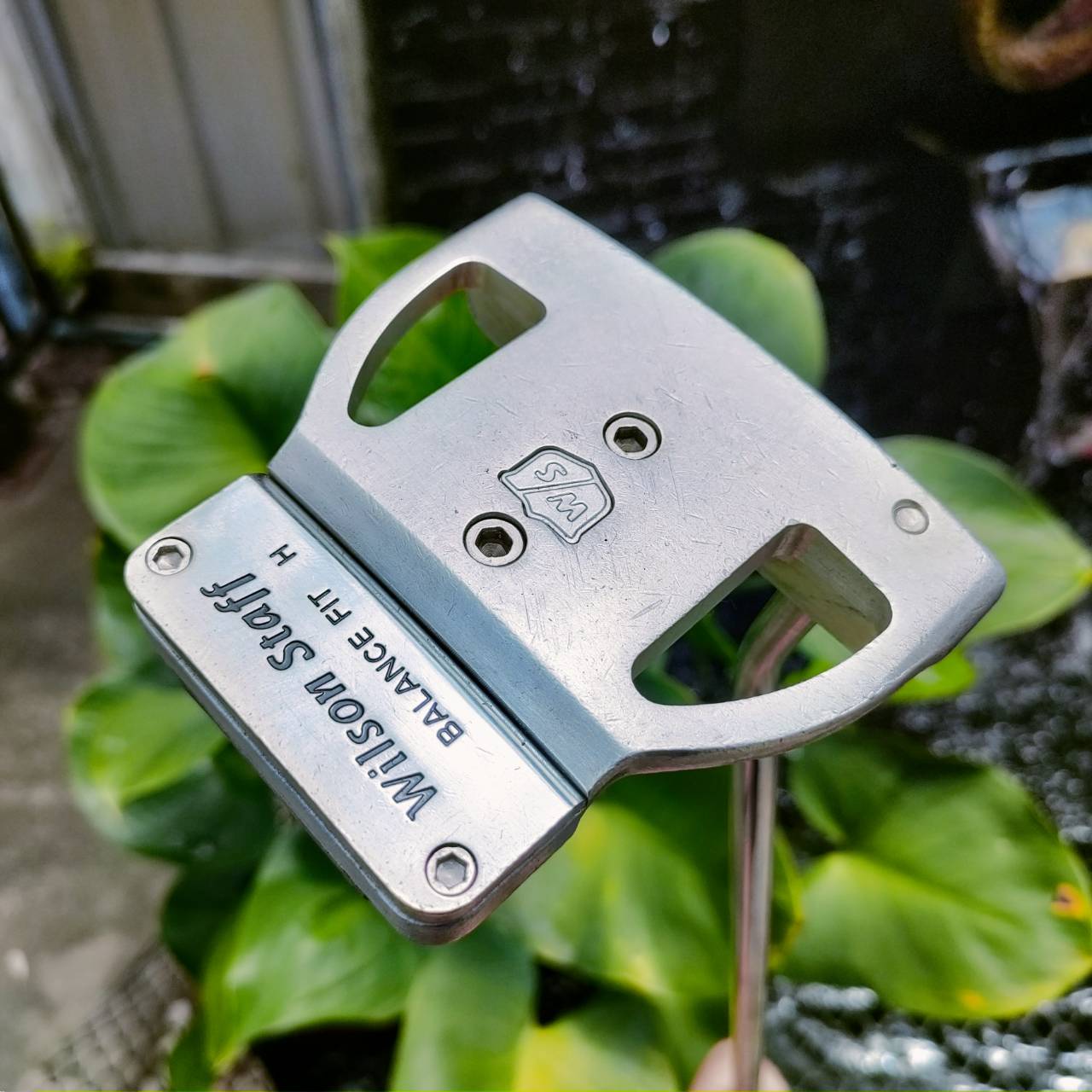 PUTTER Wilson Staff Kirk Currie IV ความยาว 34 นิ้ว STAFF ตัวนี้สุดพรีเมี่ยม ชดเชยความผิดพลาดสูงมากๆๆ พัตต์นิ่งมาก ตรง เล็งง่าย หน้า MILLED เกาะไลน์แบบสุดๆ ครบเครื่อง ไม้กอล์ฟพรีเมี่ยมมือสอง ของแท้ By NakaraLuxurious