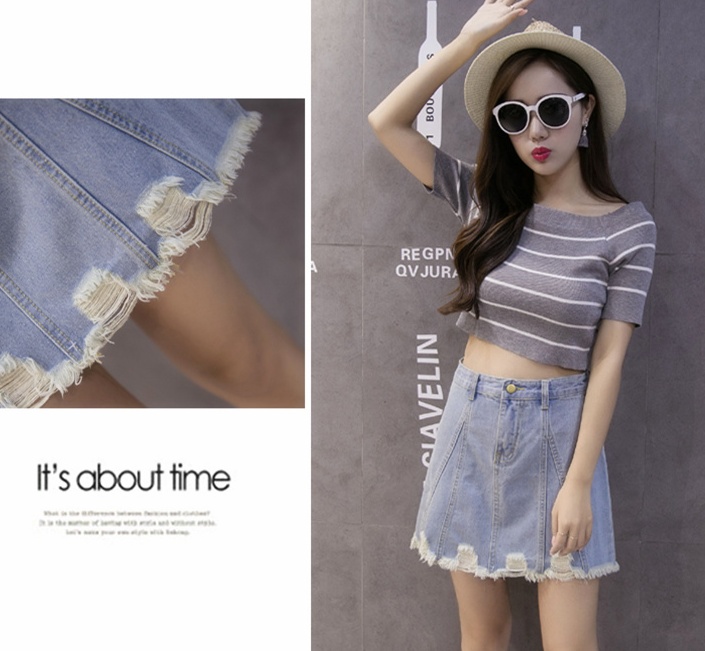 กระโปรงยีนส์ เนื้อยีนส์แท้ ซิปหน้า ติดกระดุม ดีไซน์ตามแบบ สียีนส์อ่อน