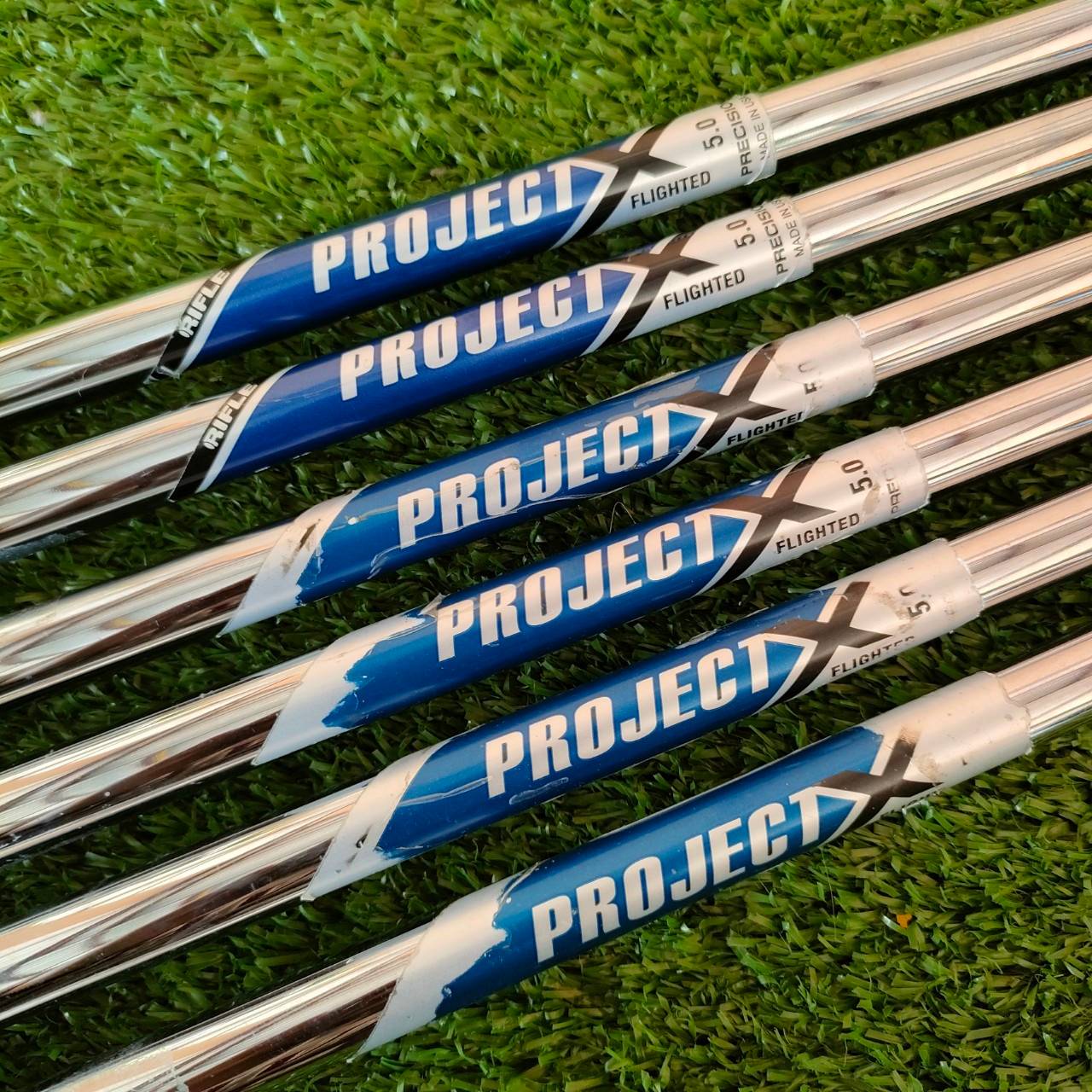 ก้านชุดเหล็ก PROJECT 5.0 มือสอง เป็นก้านสำหรับใส่เหล็ก 5 - PW เป็นก้านไม่มีปล้อง ตีแทง แม่นยำกว่า สภาพสวยนางฟ้า มีกริพติดมาครบหมด ไม้กอล์ฟมือสอง ของแท้ BY NakaraLuxurious