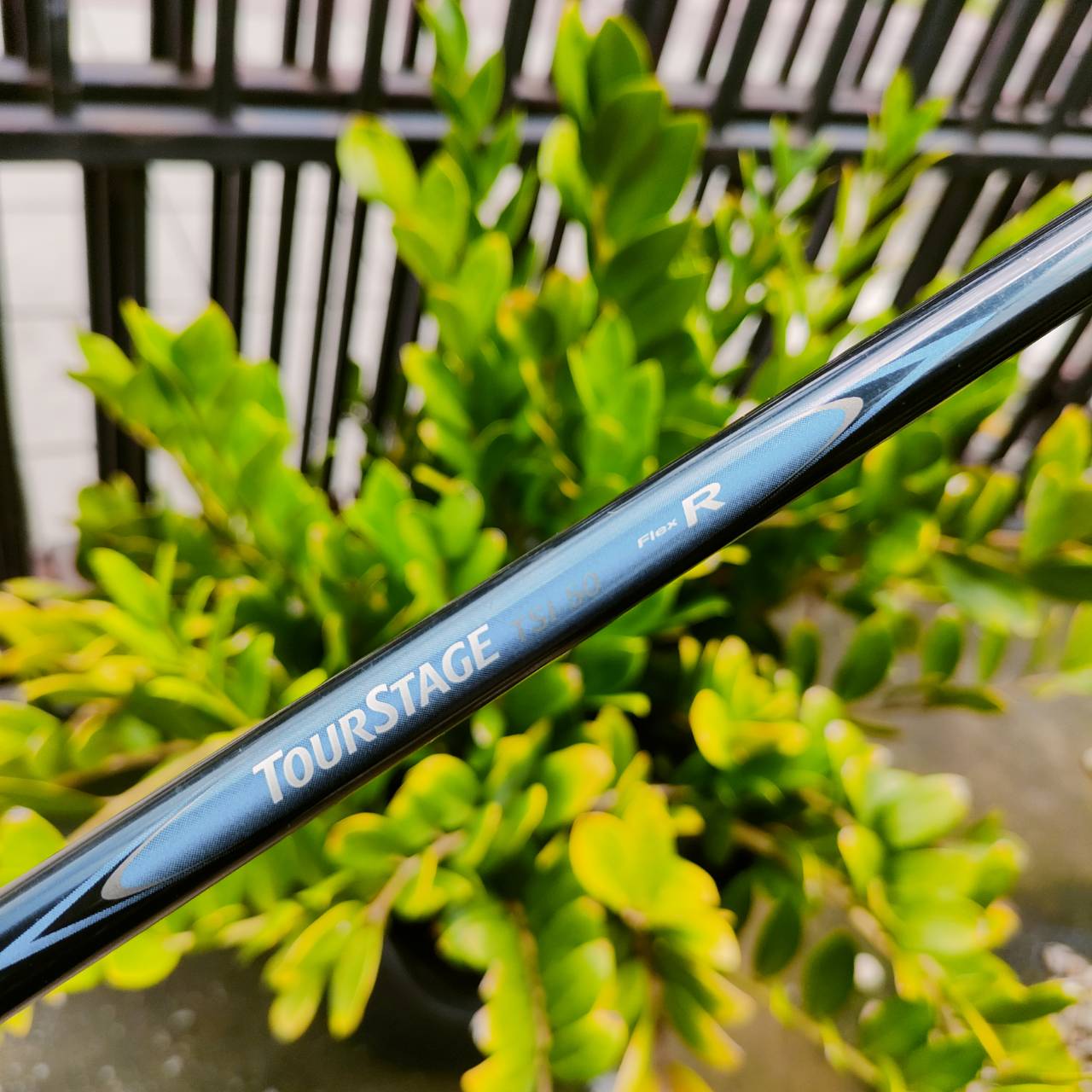 เหล็ก 9 ** หน้าเด้ง ** TOURSTAGE V301 ก้านกราไฟต์ FLEX R ตีนุ่มๆ ง่ายๆ ตีไกลด้วยหน้าไทเทเนี่ยม สุดเด้ง และตีง่ายเพราะมี CAVITY ลึกสบายๆ ไม้กอล์ฟพรีเมี่ยมมือสอง ของแท้ By NakaraLuxurious