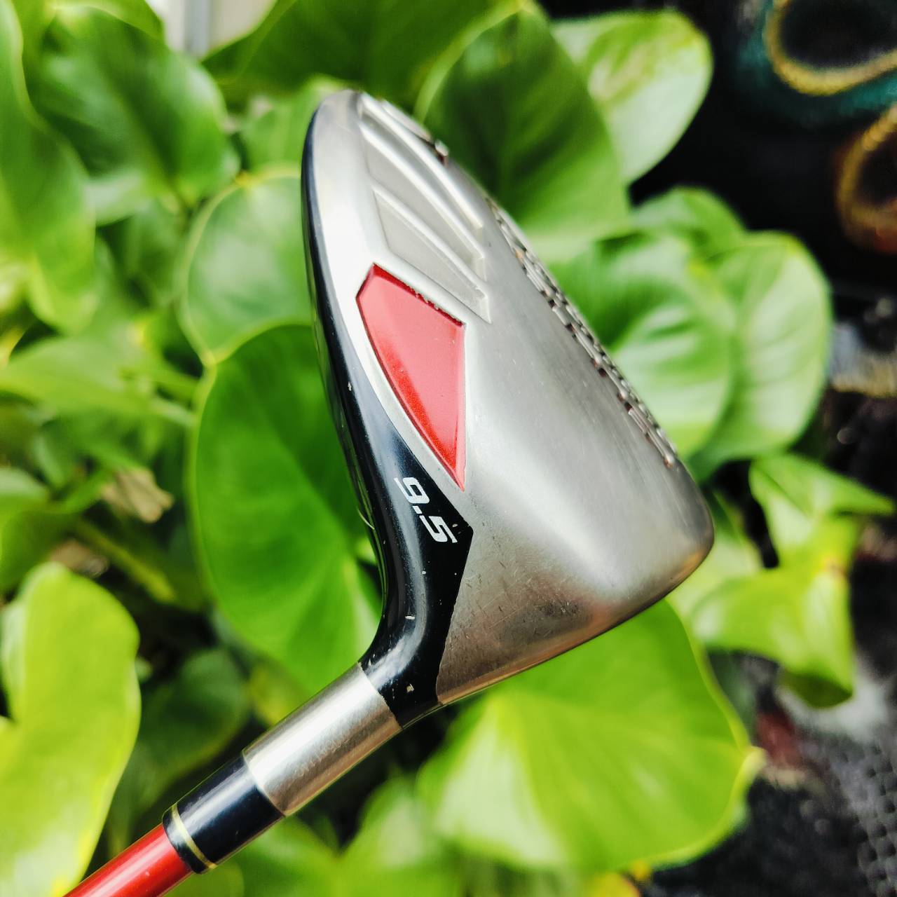 Driver Taylormade BURNER DRAW เป็นรุ่นที่แก้ปัญหาสำหรับคนชอบตีเฟด กระดองเคฟล่า จุด CG ต่ำ หัวใหญ่ หน้าสวีตสปอตกว้างเน้นตีง่ายๆค่ะ ไม้กอล์ฟพรีเมี่ยมมือสอง ของแท้ By NakaraLuxurious