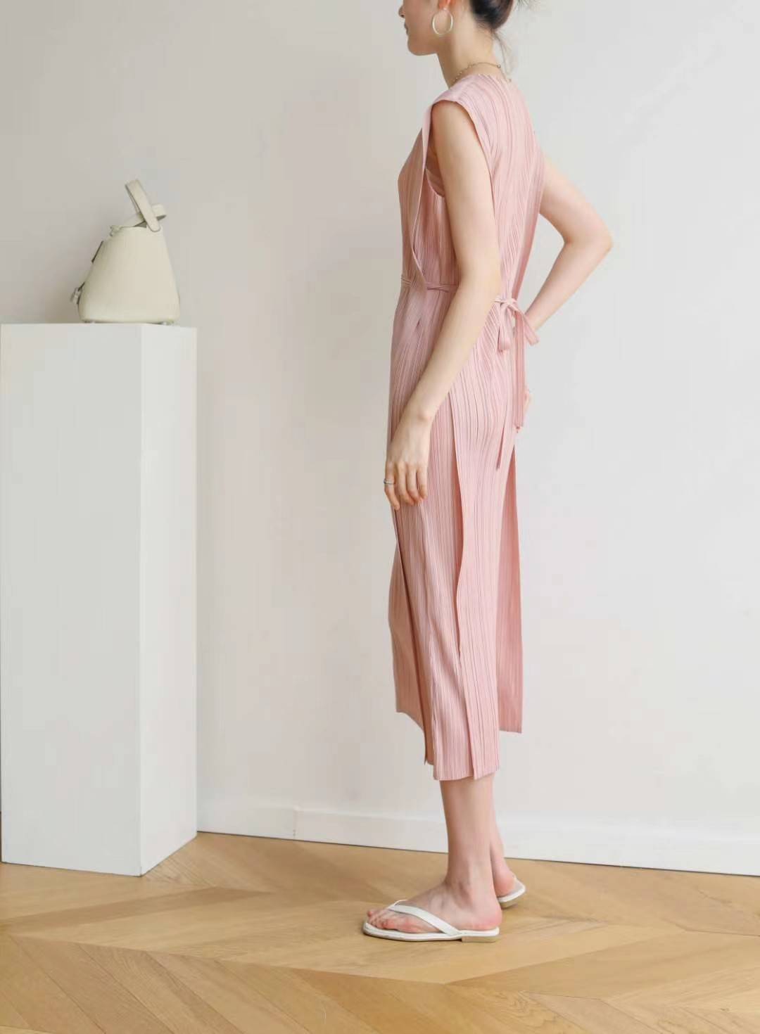 2MUAY รุ่น GJO7655 SIMPLE BOW TIE PLEATED DRESS เดรสผู้หญิง เดรสพลีทคุณภาพ 15สี FREE SIZE