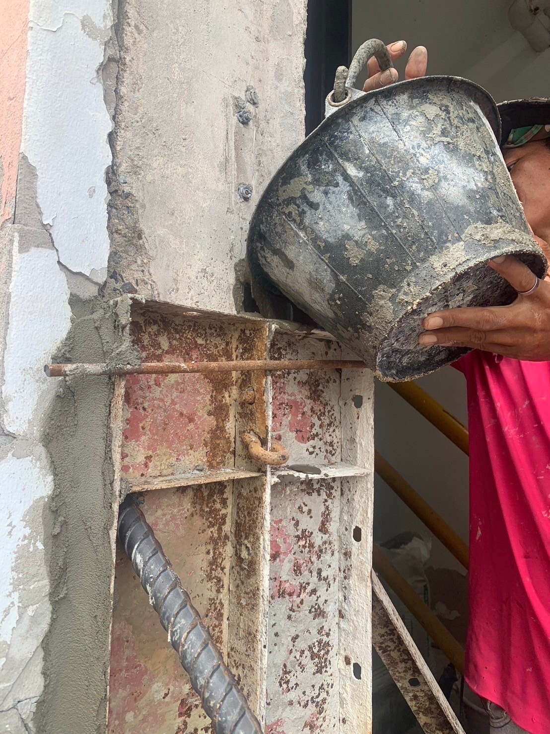 งานซ่อมโครงสร้างเสา หอพักพยาบาลบางระมาด รพ.ศิริราช