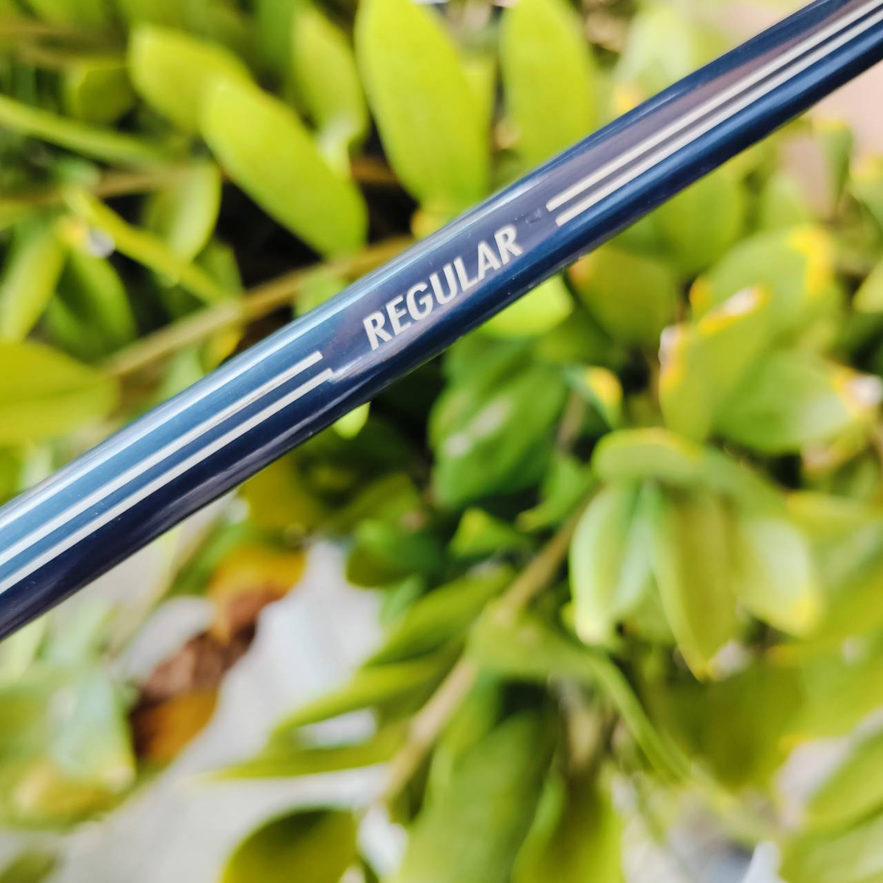 Mizuno FLI HI Utility Long Irons องศา 21 เป็นเหล็กยาวกึ่งไฮบริด ที่ใช้วัสดุ GRAIN FLOW FORGED ขั้นเทพ ตีง่าย ภายในโปร่งมี CAVITY ไม้กอล์ฟพรีเมี่ยมมือสอง ของแท้ By NakaraLuxurious