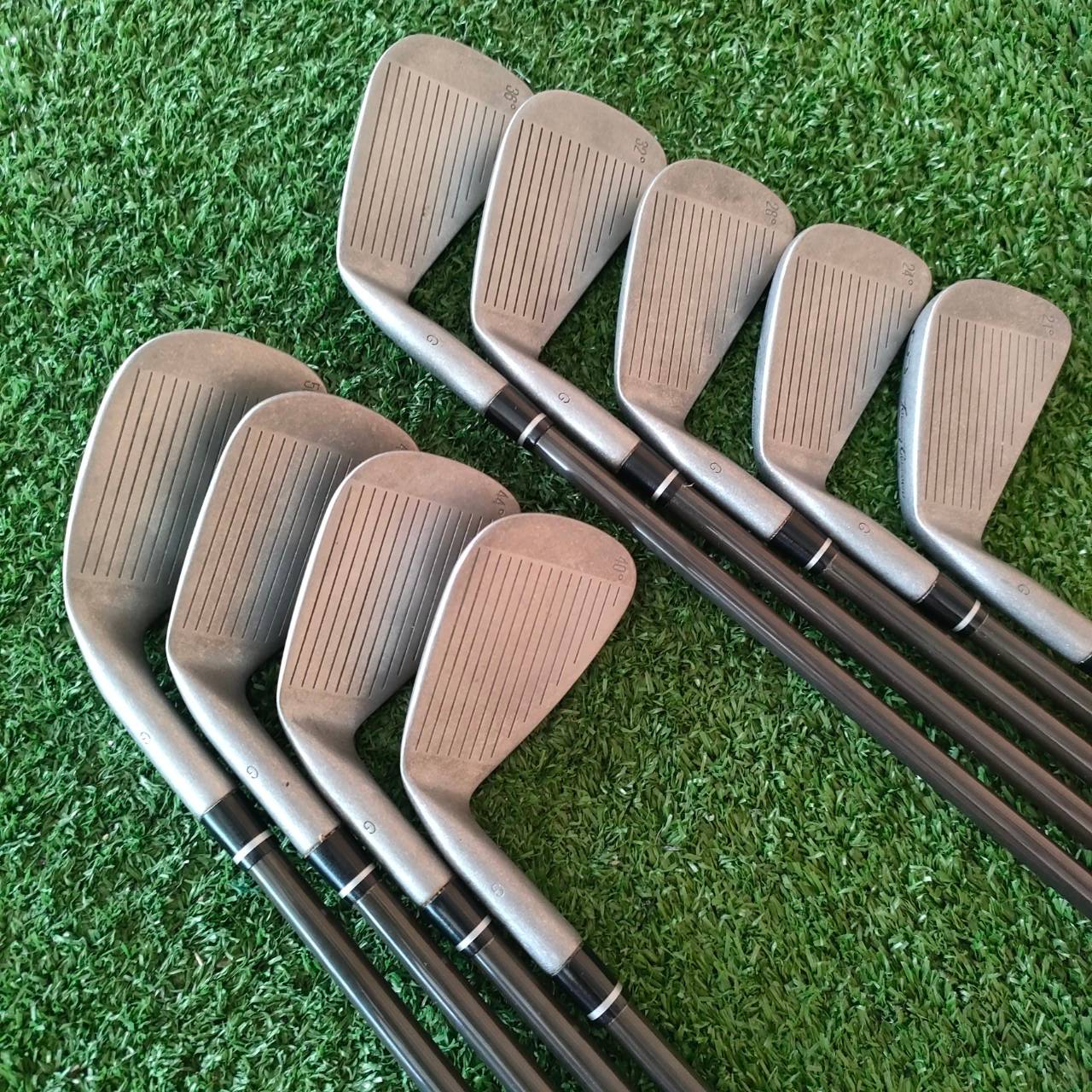 ชุดเหล็ก TOMMY ARMOR 845S SILVER SCOT ของใหม่!! มีเหล็ก 3-9 เเละ PW SW ก้าน G-FORCE FLEX R เป็นนวัตกรรมใหม่เอกสิทธิ์ PAT PEN ใบไม่ใหญ่มาก แต่ตีแล้วง่ายแบบสุด!! ไม้กอล์ฟมือหนึ่ง ของแท้ BY NakaraLuxurious