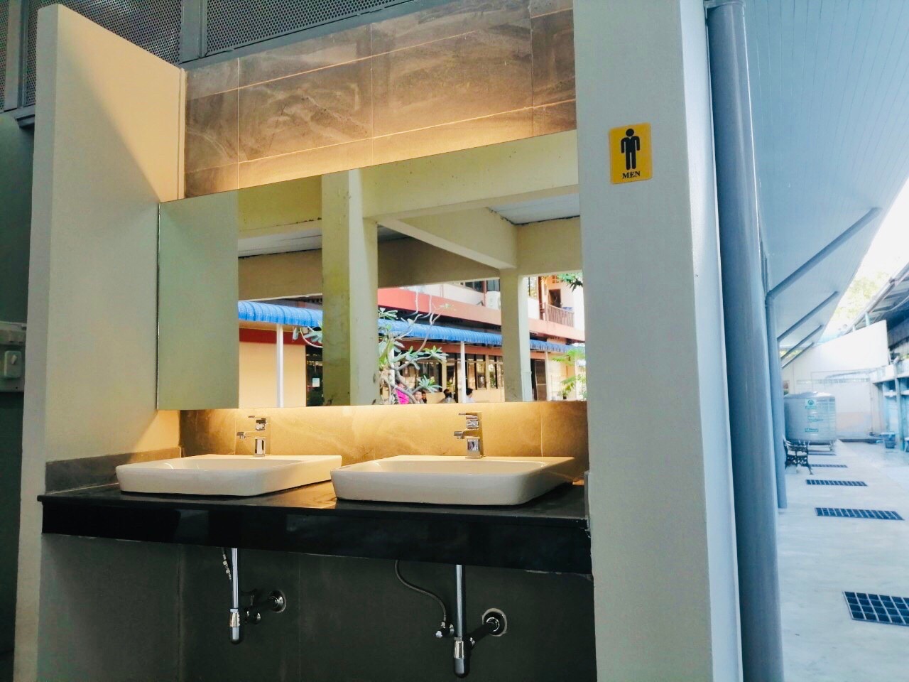 รร.ฤทธิยะวรรณาลัย(ดอนเมือง) งานสร้างห้องน้ำ45ห้อง