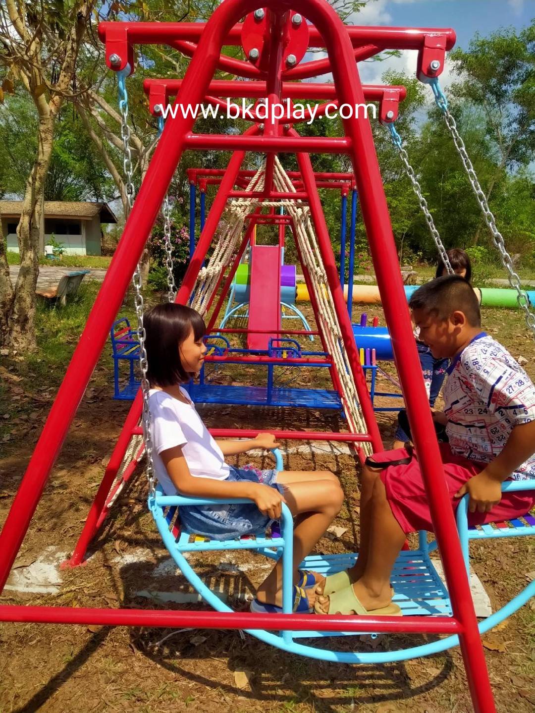 เครื่องเล่นสนามกลางแจ้ง เหล็ก ชุดปีนป่ายรวมรถไฟ พร้อมชิงช้านั่งคู่ OutdoorPlayground,ผลิตเครื่องเล่นสนาม,เครื่องเล่นในสนามเด็กเล่น,เครื่องเล่นงบสพฐ.,ประชารัฐ, ราคาโรงงาน ขนาด 150 x 350 x 160 ซม.