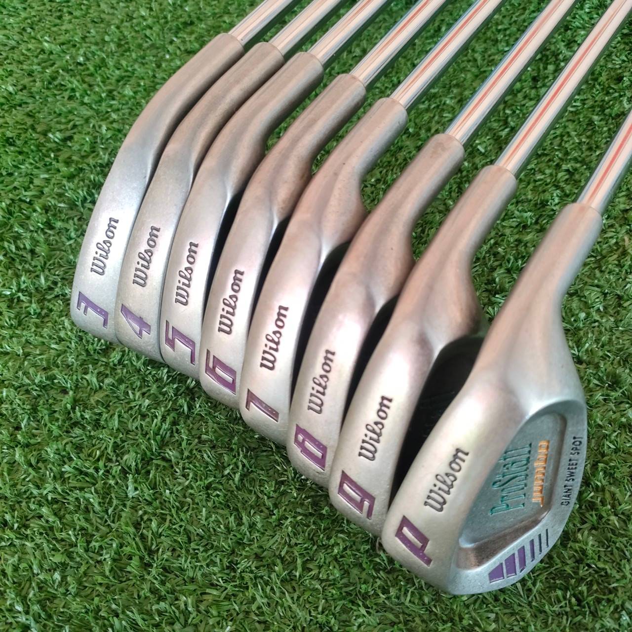 ชุดเหล็ก WILSON PROSTAFF JUMBO มีเหล็ก 3 - 9 เเละ PW ก้าน BRUNSWICK FLEX R แท้ๆ เป็นเหล็กใบใหญ่ และกระจายน้ำหนักได้ดีมาก ไม้กอล์ฟมือสอง ของแท้ BY NakaraLuxurious