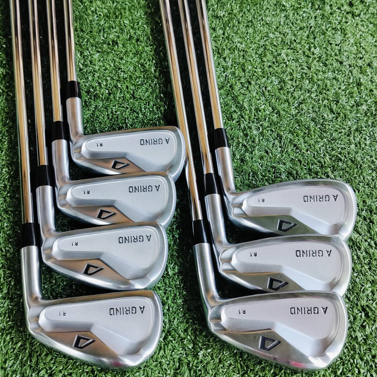 ชุดเหล็ก A Grind R1 ก้าน PROJECT X 95 FLIGHTED 5.5 เหล็ก FORGED พรีเมี่ยม จาก KOBE JAPAN หายากมาก ตีนุ่มจัด และมี CAVITY ตีง่าย ให้สปินได้ดี สภาพสวยนางฟ้าเลยค่ะ ไม้กอล์ฟพรีเมี่ยมญี่ปุ่นมือสอง ของแท้ By NakaraLuxurious