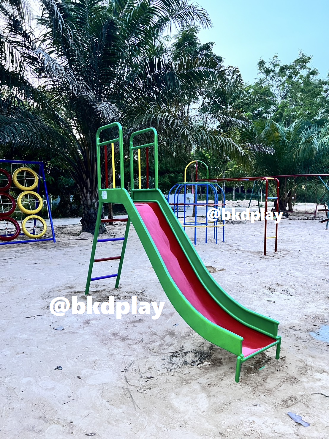 สไลเดอร์เหล็ก กระดานลื่นเดี่ยว งานกลางแจ้ง ความสูงจากพื้นถึงที่นั่ง 120 มาตรฐานมอก. สั่งผลิตตามสีได้