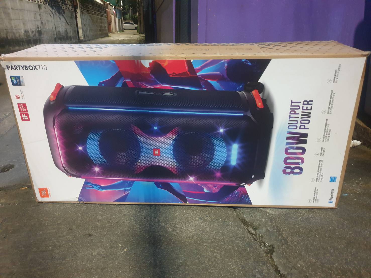 ลำโพง JBL party box 710 มีตำหนินิดหน่อยตามรูป