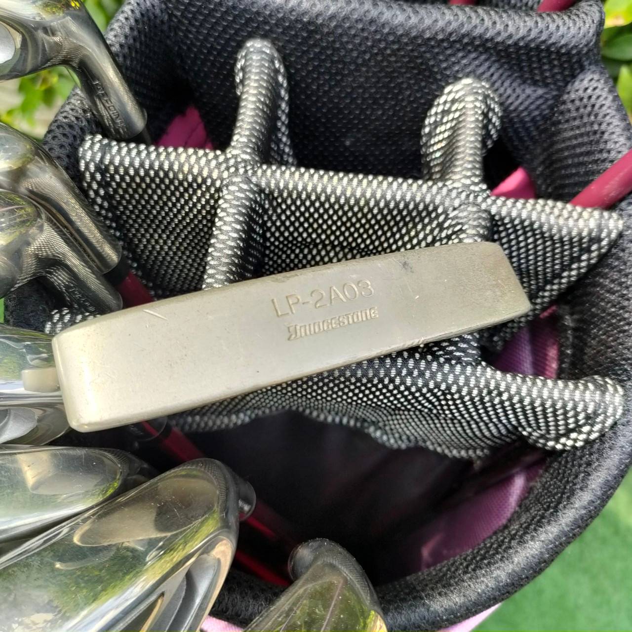 ** ไม้กอล์ฟครบชุดสำหรับผู้หญิง** FULLSET TOPPONT GIRLE GOLF ทั้งชุดประกอบด้วย หัวไม้ 1,3,5,7 ชุดเหล็ก 5-9 เเละ PW SW PUTTER BRIDGESTONE พร้อมถุงกอล์ฟ GILE GOLF ได้ฟัวไม้มากถึง 4 หัว ซึ่งคุณผู้หญิงจำเป็นมาก ชุดเหล็ก CAVITY ลึกตีง่ายมากๆ ถุงกอล์ฟสีสันสวยงาม