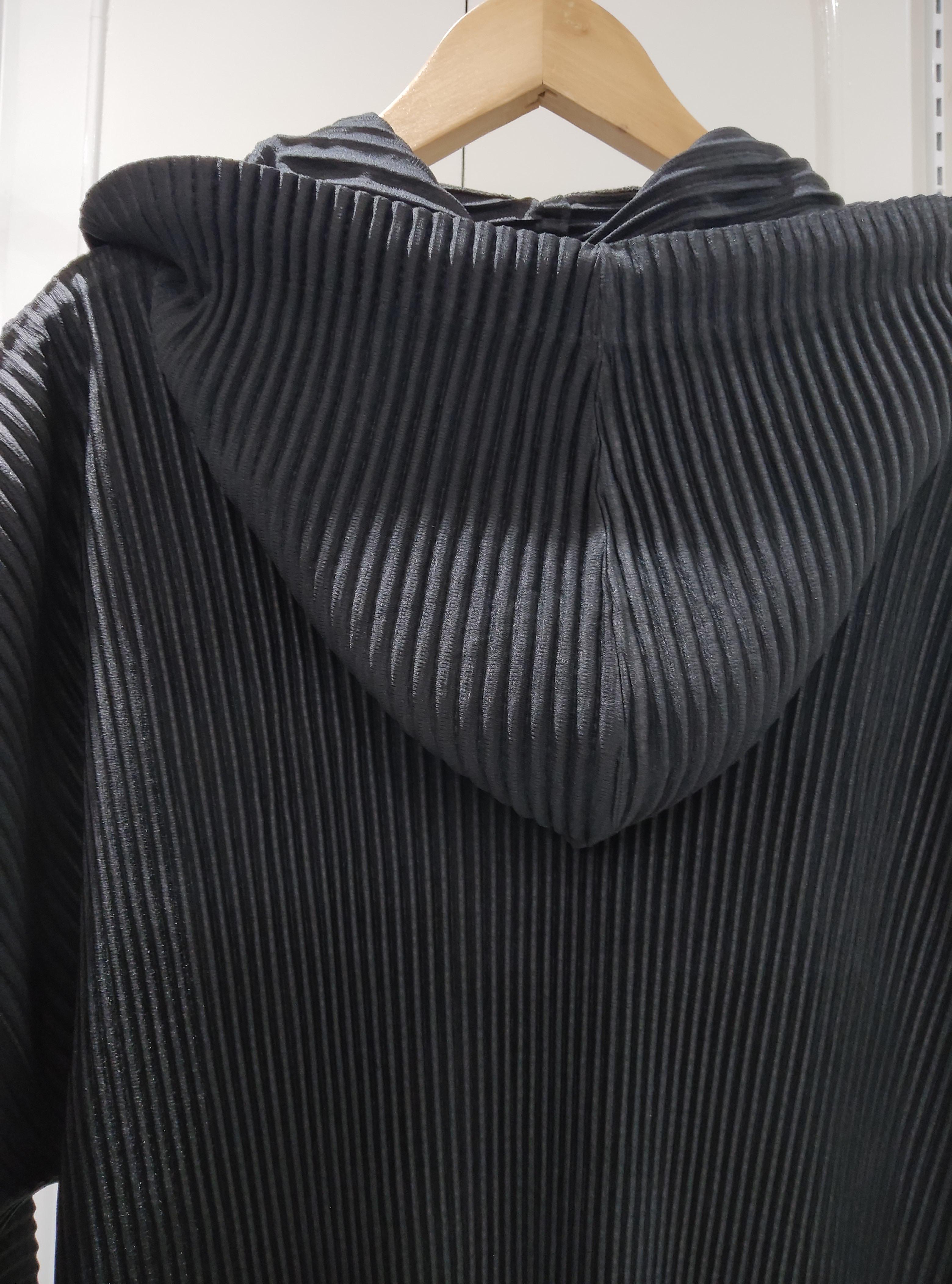 ยาว45 นิ้ว 2MUAY รุ่น GM0844 เดรสอัดพลีท HOODED THICK LONG SLEEVE PLEATED DRESS FREE SIZE สีดำ