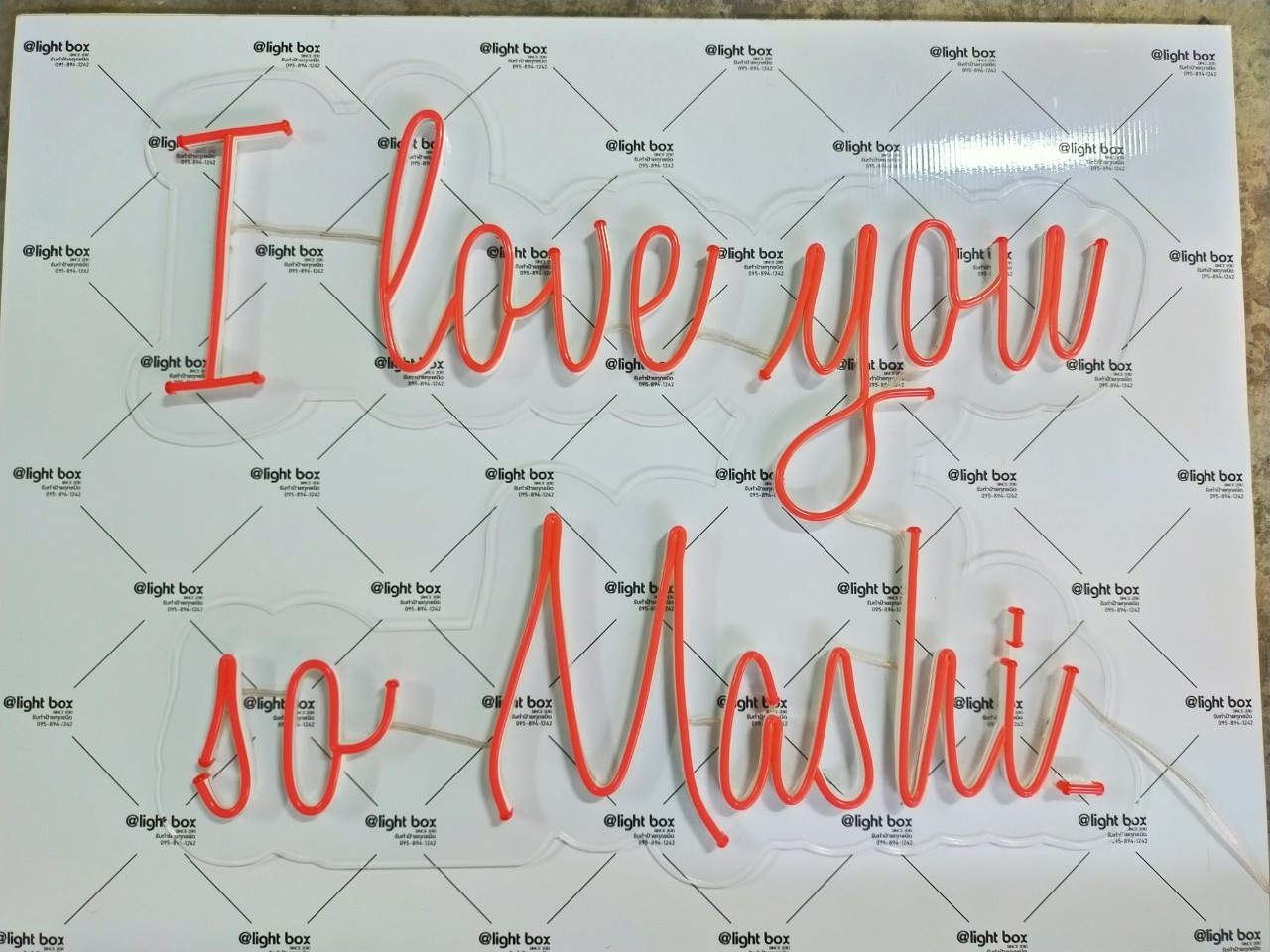 ป้ายไฟนีออน LED อะคริลิคใสรองหลัง