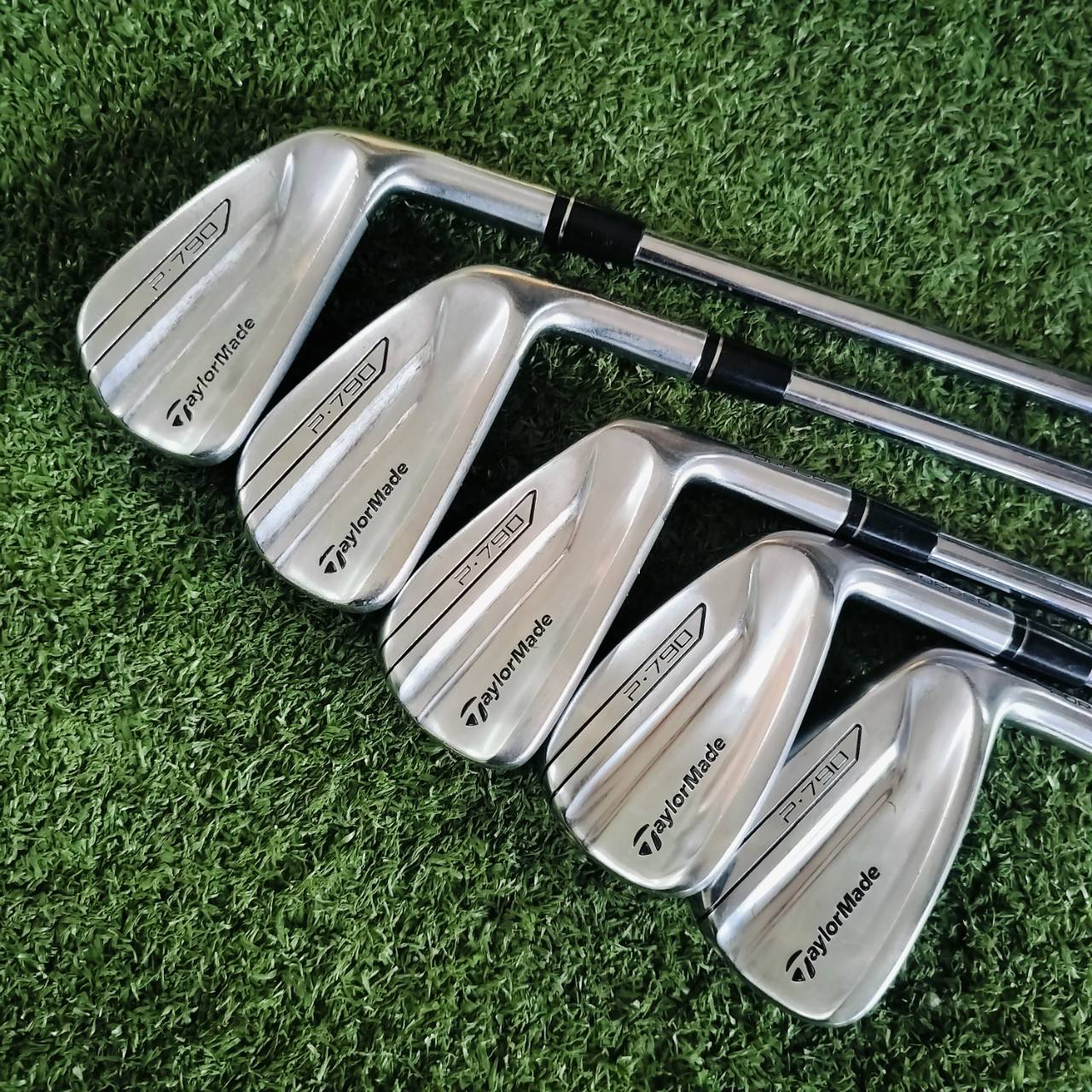 ชุดเหล็ก Taylormade P790 เหล็กประสิทธิภาพเหนือชั้นสูงสุด ดีที่สุดที่ทีมวิศวกร TaylorMade ทำมา ระดับ Ultra-Premium Performance ก้าน NS PRO 950 FLEX S มีเหล็ก 5 6 7 8 9 (ไม่มี WEDGE) SOLE สภาพไม่ค่อยสวย ไม้กอล์ฟพรีเมี่ยมมือสอง ของแท้