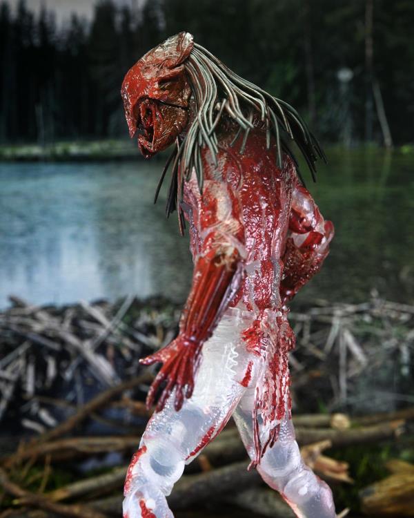 [พร้อมส่ง] Neca 7" : Ultimate Feral Predator (Bear Blood)