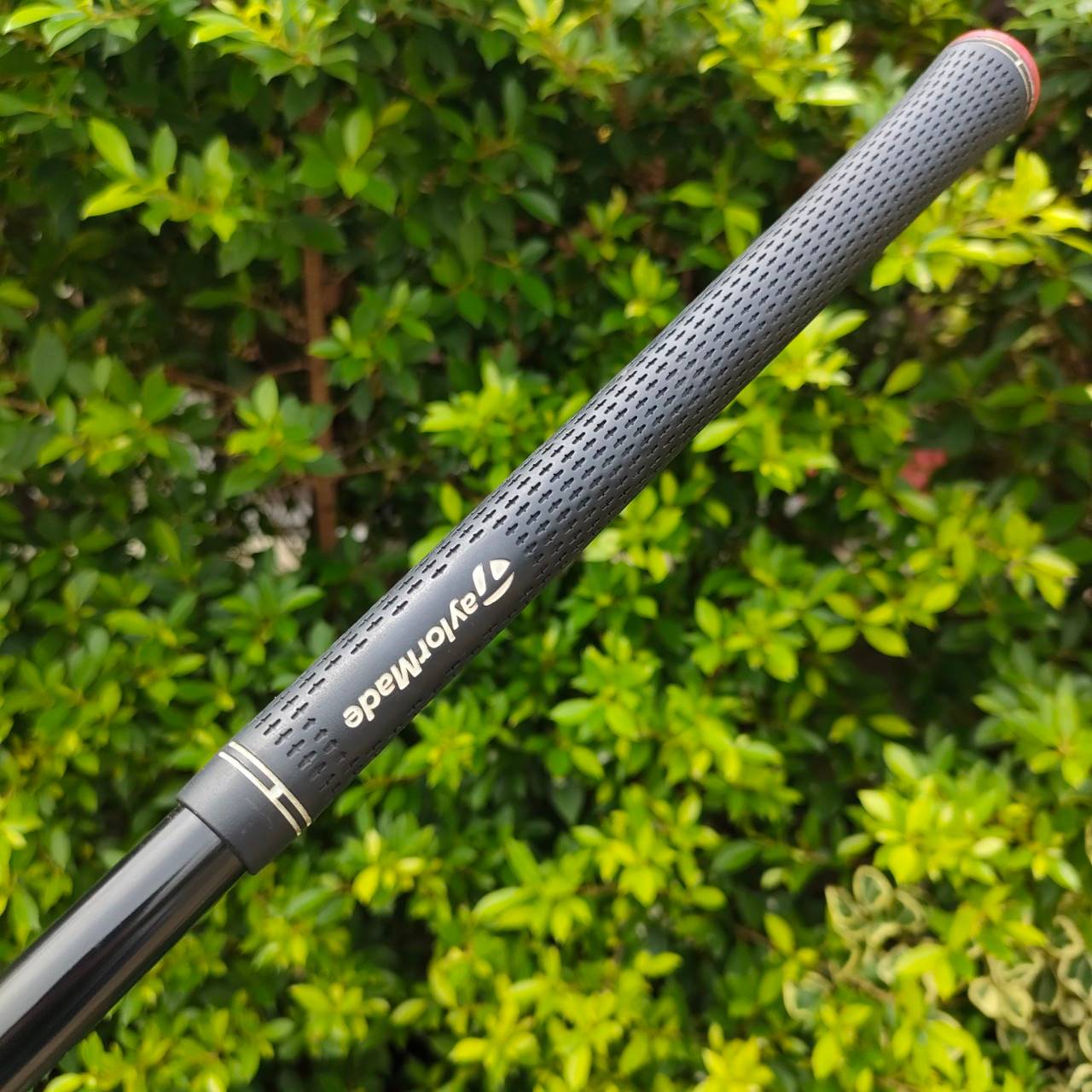 DRIVER TAYLORMADE r7 SUPERQUAD องศา 9.5 ก้าน FUJIKURA RE*AX FLEX S ไขปรับได้หลายจุด ตีทั้งตรงและไกล!!! ไม้กอล์ฟมือสอง ของแท้ BY NakaraLuxurious