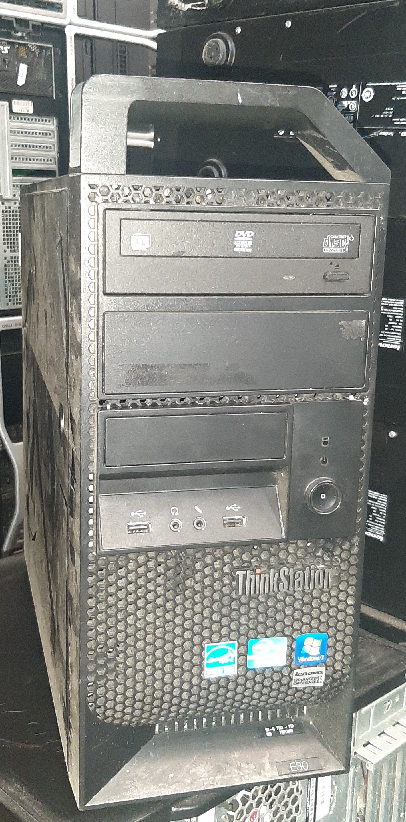 เวิร์คสเตชั่นมือสอง Lenovo thinkstation E30 i5-2320 Ram16GB SSD240GB แถม คีย์บอร์ด เม้าส์คละรุ่น มีประกัน