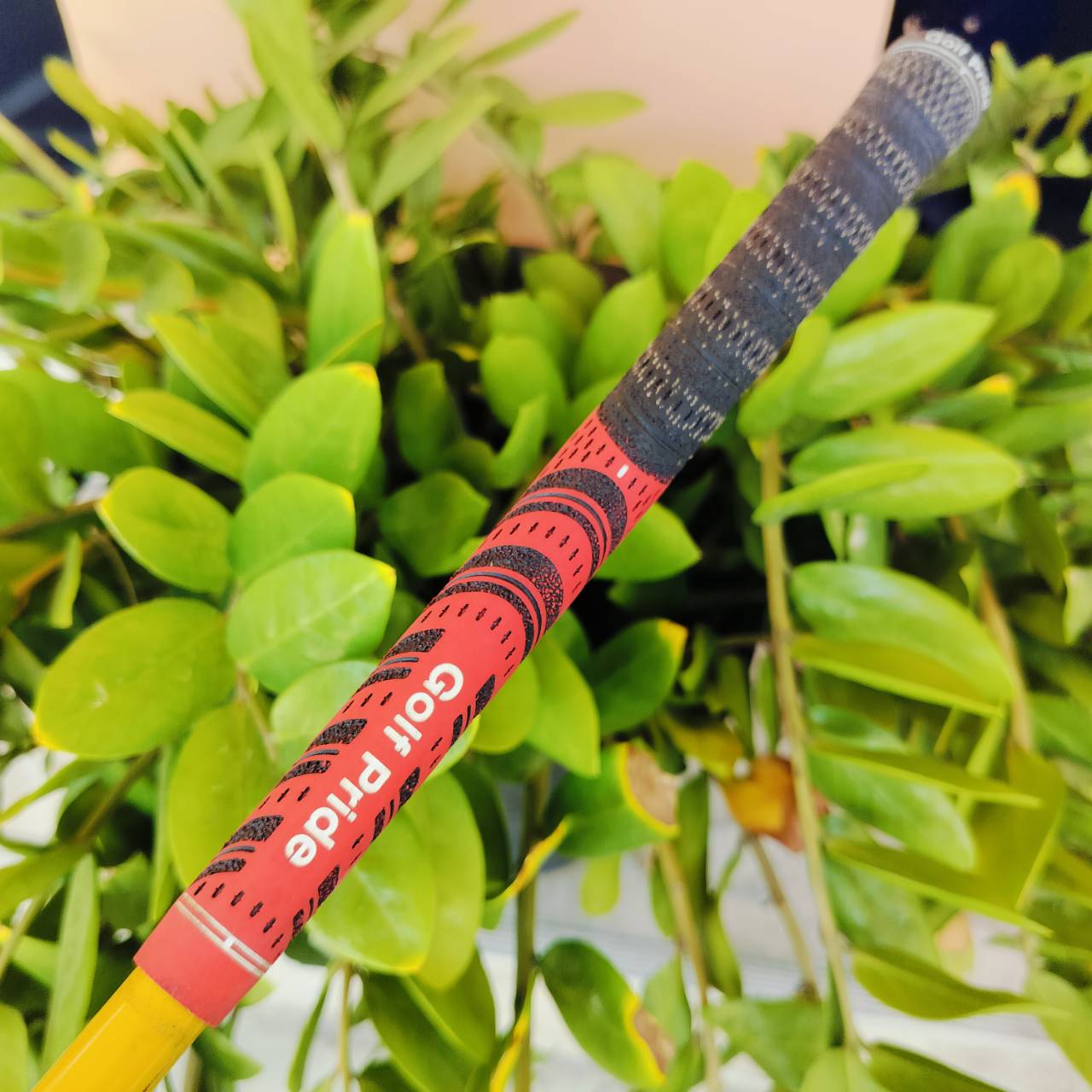 Driver Taylormade r7 DRAW เป็นหัวที่แก้ไขคนตีเฟดออกขวา โดยเฉพาะ หัวใหญ่ 460CC. หน้าสวีตสปอตกว้าง ตีง่ายและไกล ก้าน RE*AX FLEX R ไม้กอล์ฟพรีเมี่ยมมือสอง ของแท้ By NakaraLuxurious