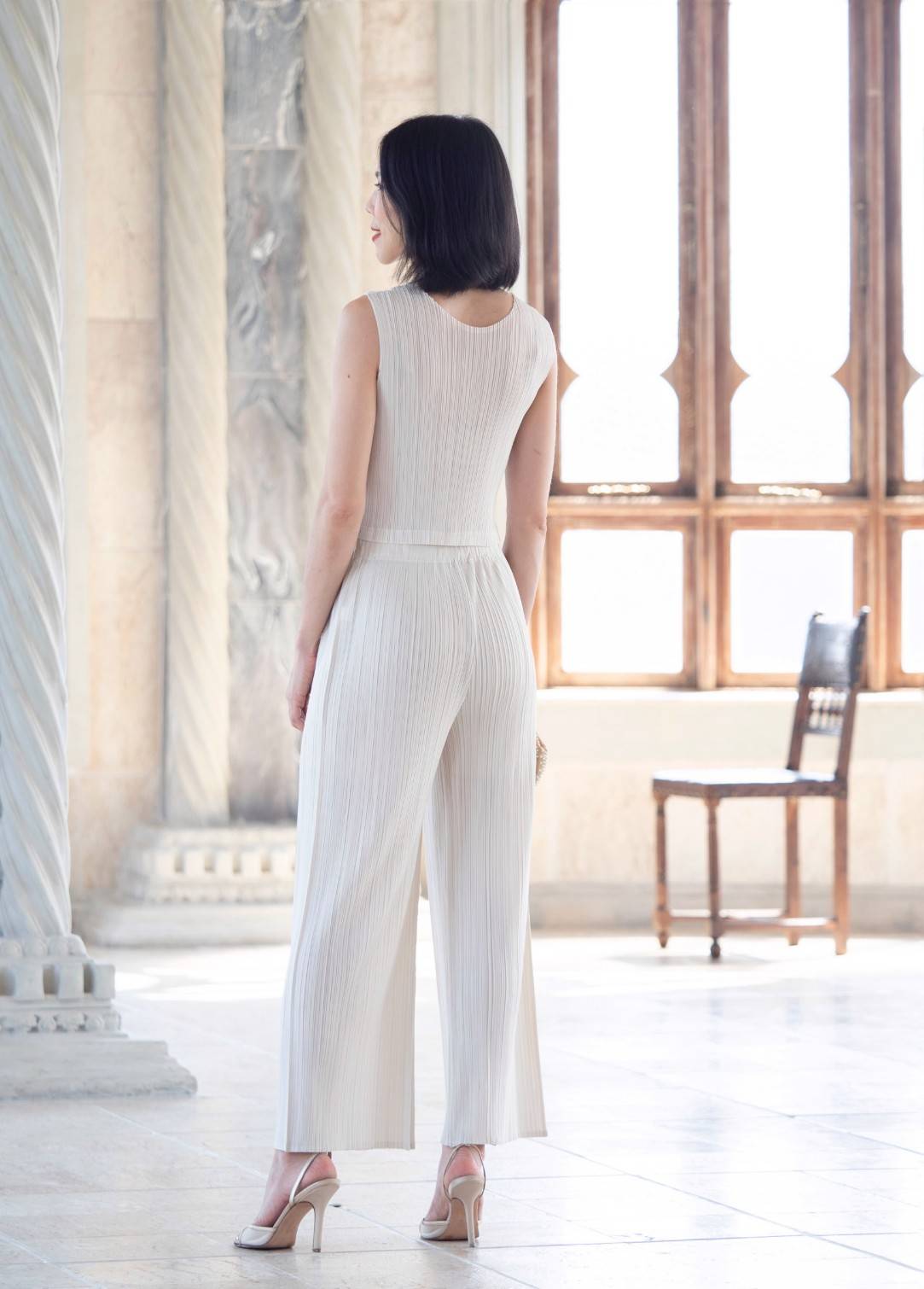 ยาว 16.5นิ้ว 2MUAY BASIC รุ่น GJO7739 SLEEVELESS V NECK CROP PLEATED TOP เสื้ออัดพลีทงานคุณภาพ เสื้อครอป 13สี FREE SIZE