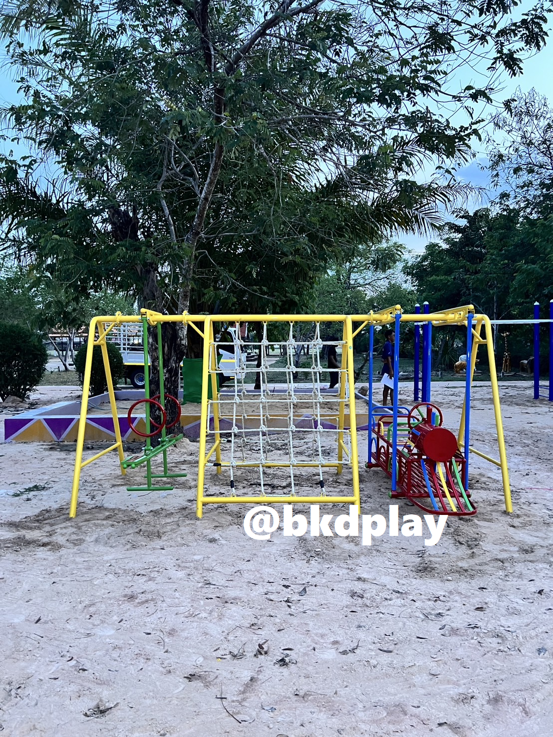 เครื่องเล่นสนามกลางแจ้ง ชุดรวมรถไฟ, ประกอบด้วยสไลเดอร์รถไฟโยกปีนป่ายและชิงช้าม้าโยก OutdoorPlayground,ผลิตเครื่องเล่นสนาม,เครื่องเล่นงบสพฐ.ประชารัฐ ราคาโรงงาน