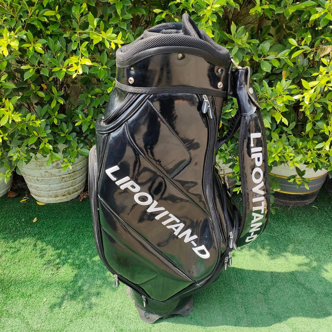 ถุงกอล์ฟ LIPOVITAN- D หนังเเก้ว มือสอง