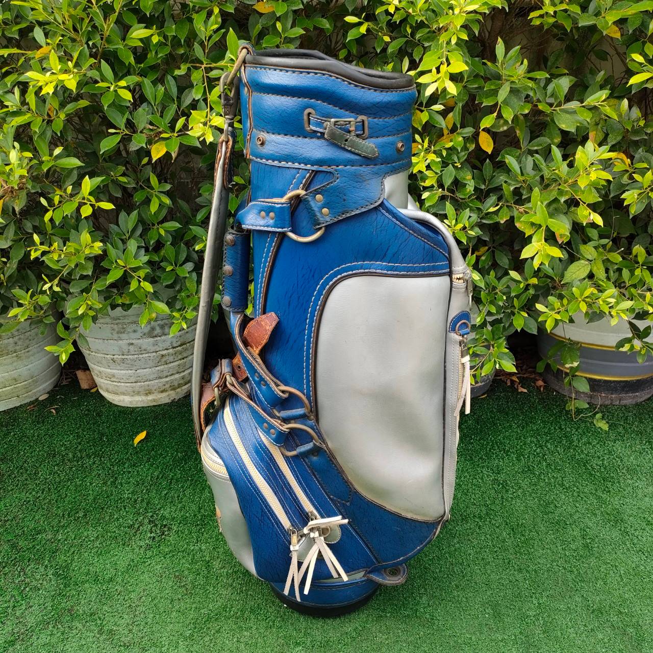 ถุงกอล์ฟ DISNEY มือสอง เป็นถุงหนังแท้ และของแท้ครับ