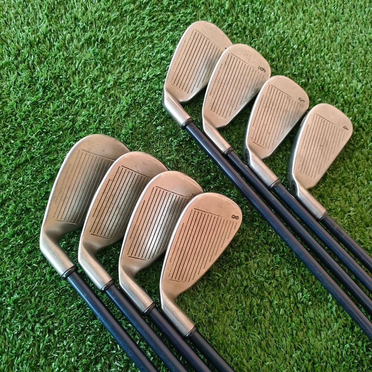 ชุดเหล็ก CALLAWAY BIG BERTHA X-12 มีเหล็ก 4-9 เเละ PW SW ก้าน RCH 99 FLEX FIRM รุ่นนี้ดังมาก เพราะตีง่ายมาก นุ่ม X SERIES ใบไม่ใหญ่มาก ตีได้ระยะ และก้านเจาะทะลุ ได้ฟีลลิ่งสุดๆครับ