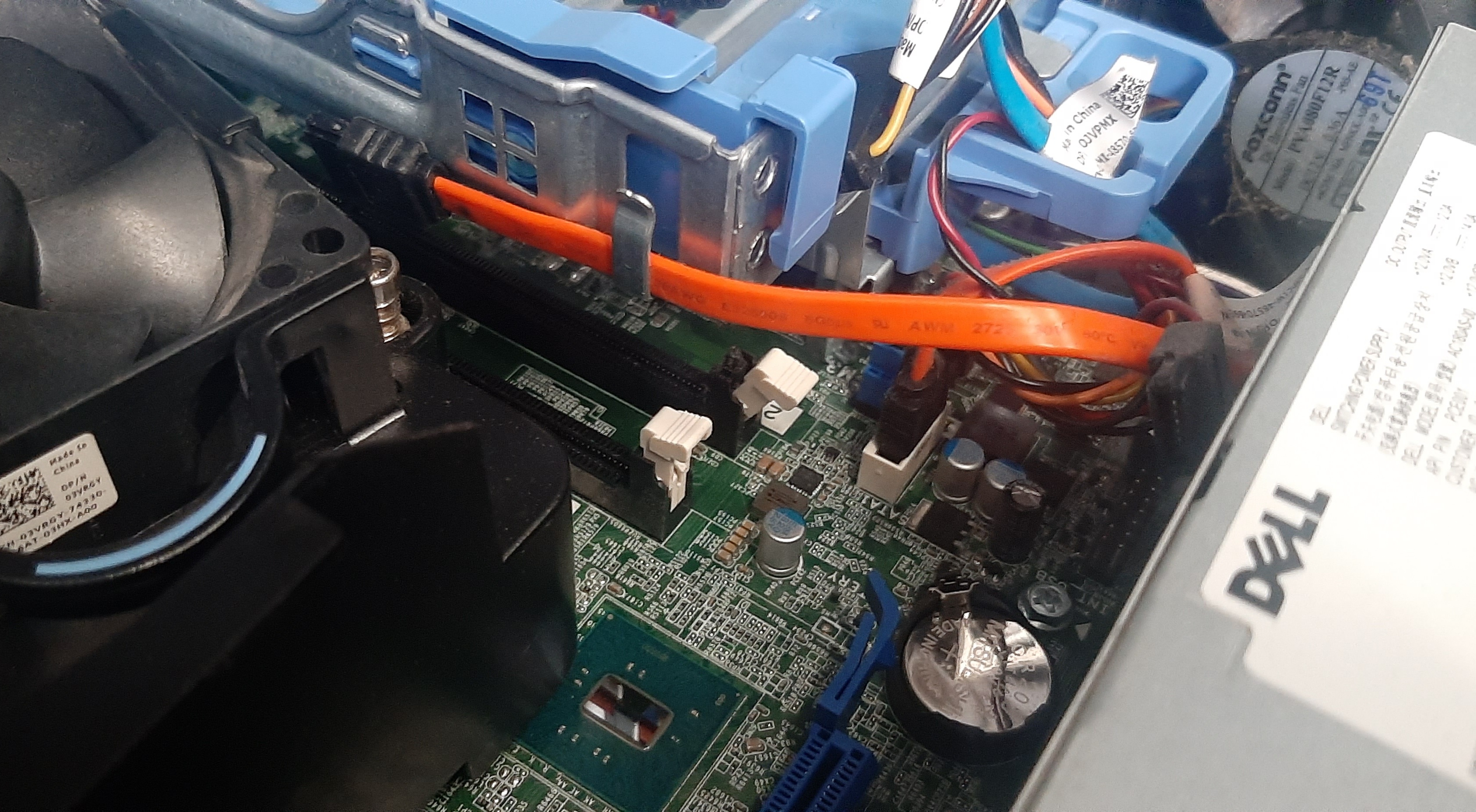 คอมพิวเตอร์ตั้งโต๊ะขนาดเล็ก มือสอง Dell Optiplex 3040 DT (i3-6100 Ram4GB HDD500GB) สภาพดี ใช้งานปกติ ประกันร้าน 1 เดือน