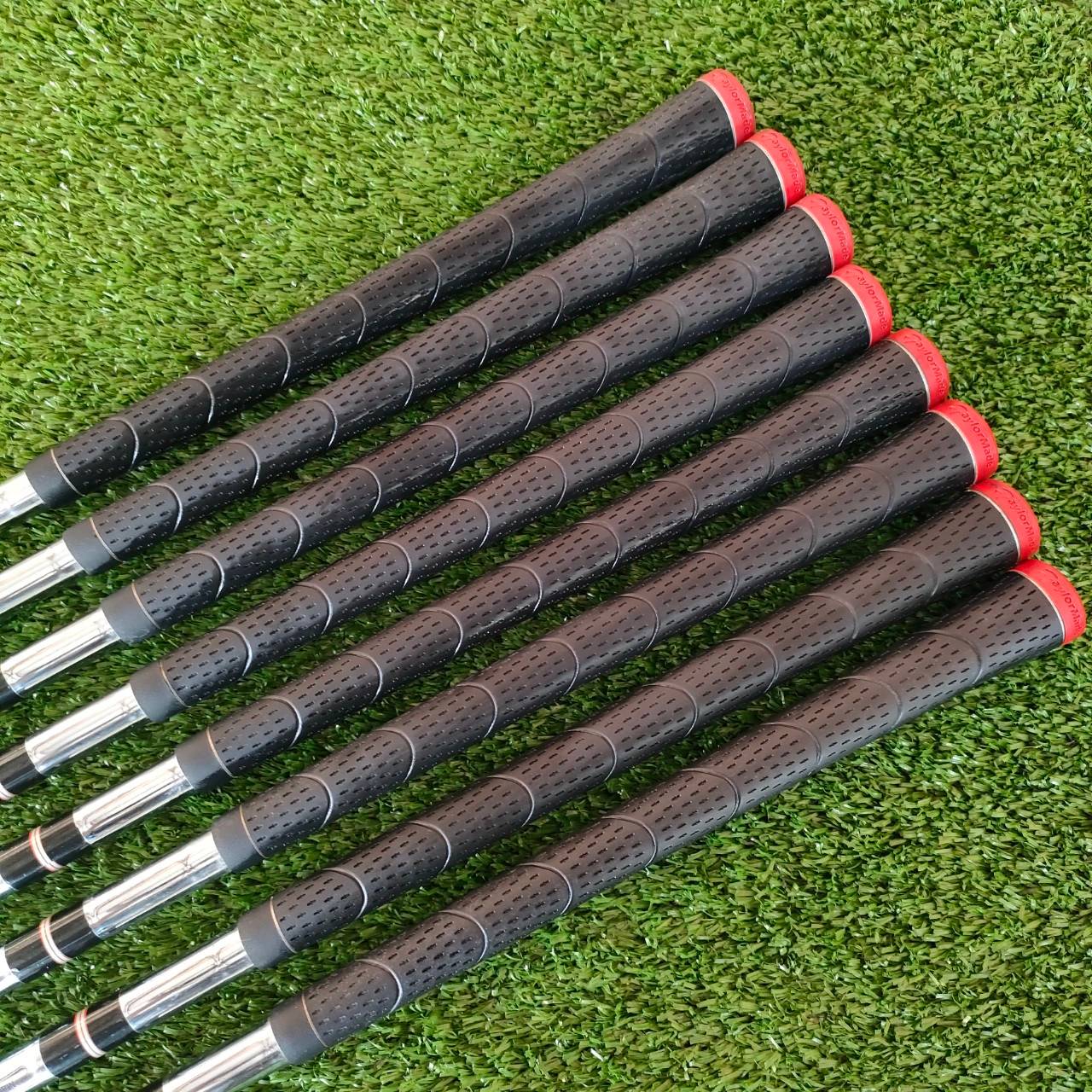 ชุดเหล็ก TAYLORMADE BURNER มีเหล็ก 5-9 เเละ PW AW SW ก้าน N.S.PRO 950 GH FLEX R ก้านเหล็กเบาเพียงแค่ 95 กรัม, ตีระยะได้ไกลขึ้น และสีรมดำ สภาพสวยเดิมหมด ก้านเดิม กริพเดิม!! ไม้กอล์ฟมือสอง ของแท้ BY NakaraLuxurious