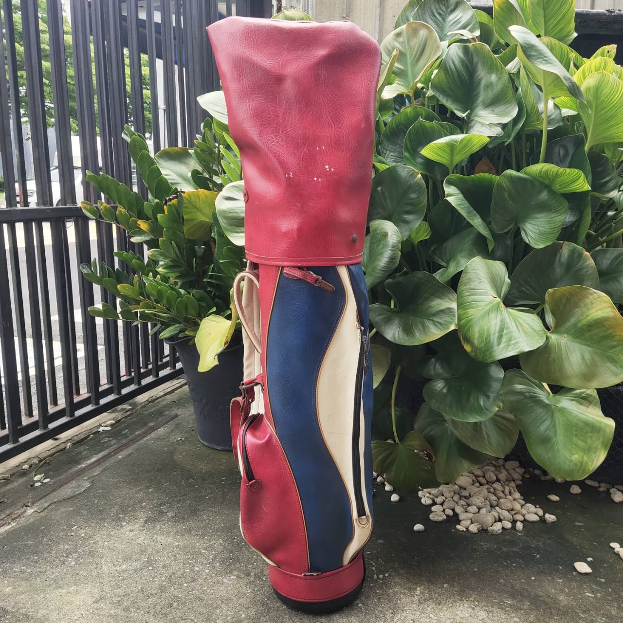 ถุงกอล์ฟ Miller Pro Only รุ่นวินเทจ หนังแท้ แบรนด์ดังมาก หายาก