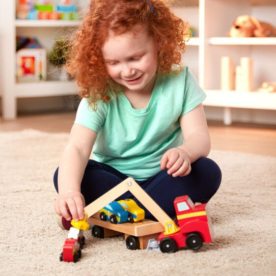 รถยกแม่เล็ก + รถแข่ง 4 คัน ยกด้วยแม่เหล็ก Melissa & Doug Safari Puppet Set รุ่น 05236 ของเล่น, ของเล่นเด็ก, ของเล่นเสริมพัฒนาการ