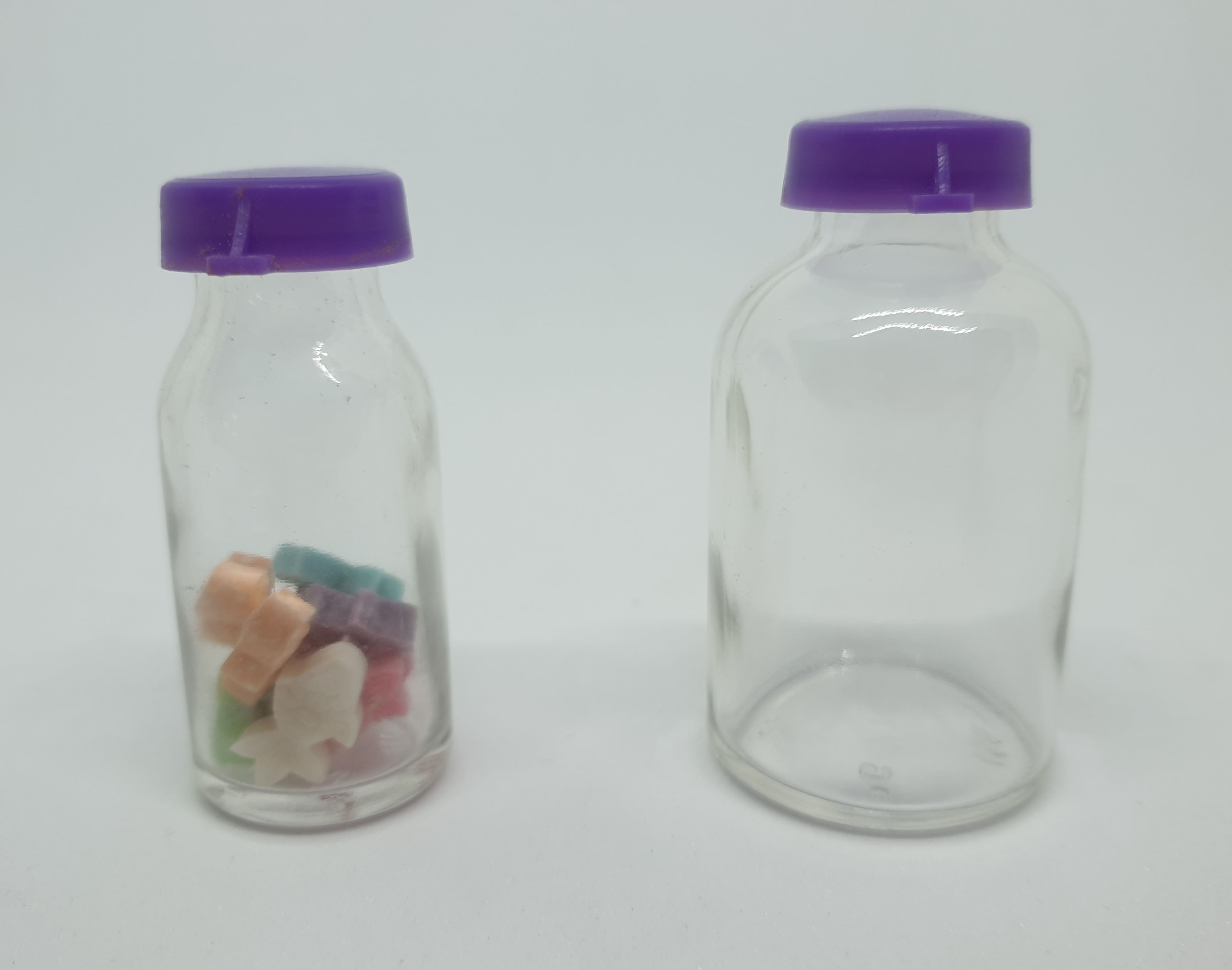 ฝาหมวก หลายสี 500 ชิ้น (0.7 บาท)