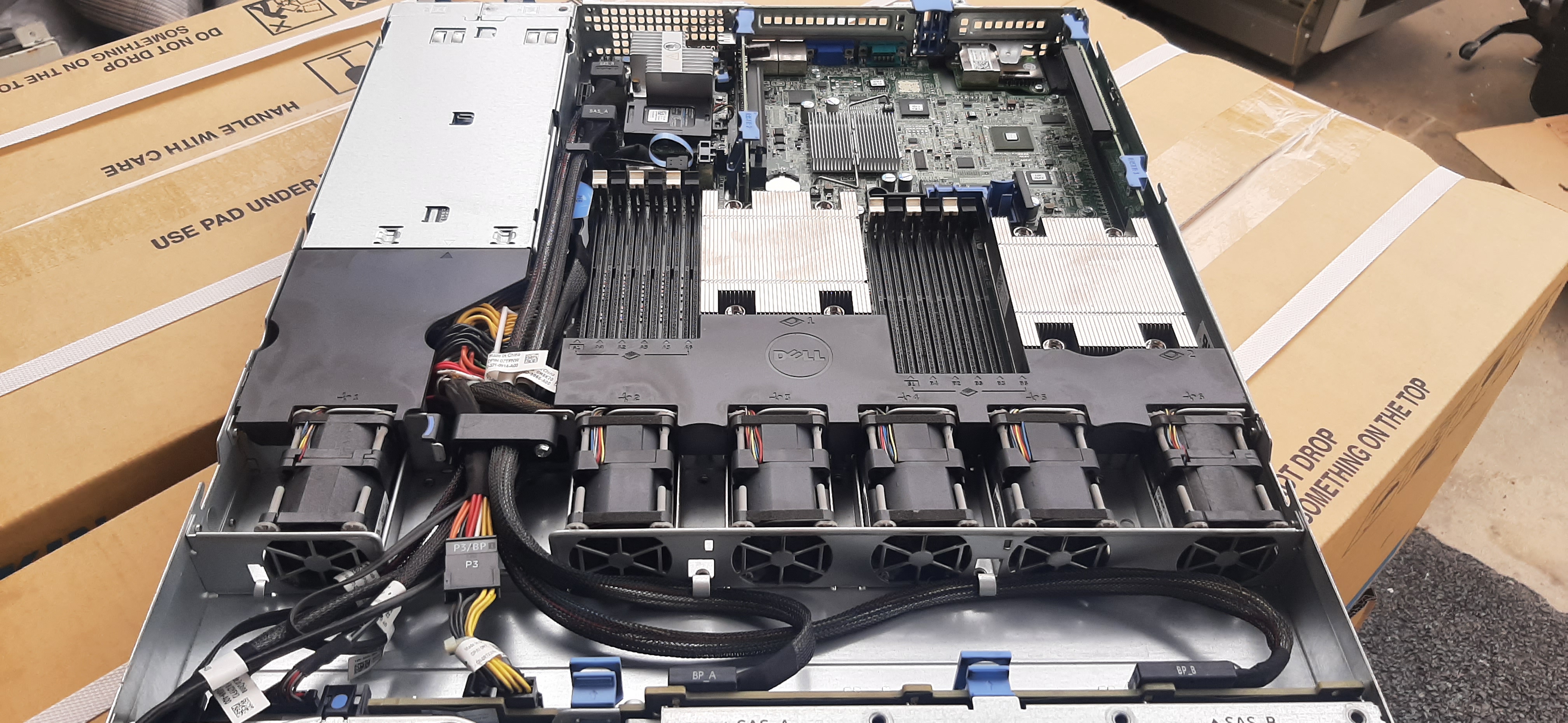 Server Dell R420 มือสอง มีประกันร้าน ดูแลดี (E5-2407 x2 Ram32GB SSD240GB x3 Power x2)