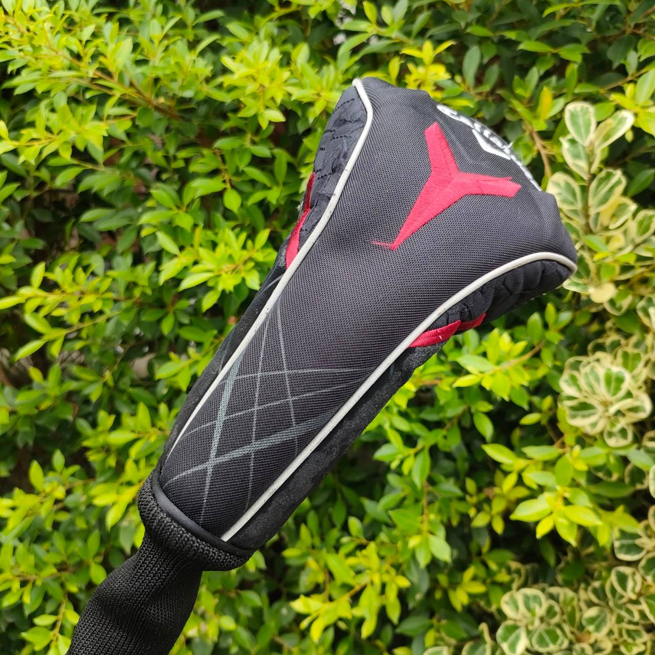 DRIVER CALLAWAY RAZR HAWK องศา 9.5 ก้าน DIAMANA FLEX S ก้านเป็นหมื่น!!! มาพร้อม COVER เดิมๆ สภาพสวยมากเดิมๆ หัวนี้ดีไซน์ทันสมัย เท่ห์ ดุดัน ตีแบบโดนเต็มๆ คือไกลแบบสุดพลังครับ ตีง่าย หัวใหญ่ ชดเชยความผิดพลาดสูง ราคาน่าเล่นมาก!!!