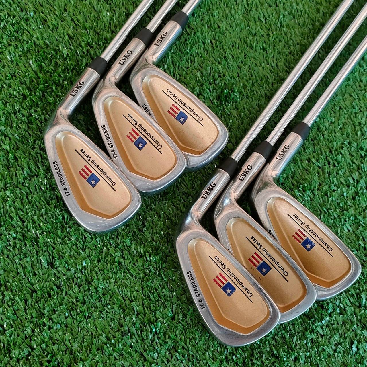 ** ไม้กอล์ฟสำหรับเด็ก ** ชุดเหล็ก U.S.KIDS GOLF 17-4 STAINLESS มีเหล็ก 4,5,6,7,9 เเละ PW **ขาดเหล็ก 8 ** ความยาวเหล็ก 7 ** 36 นิ้ว *