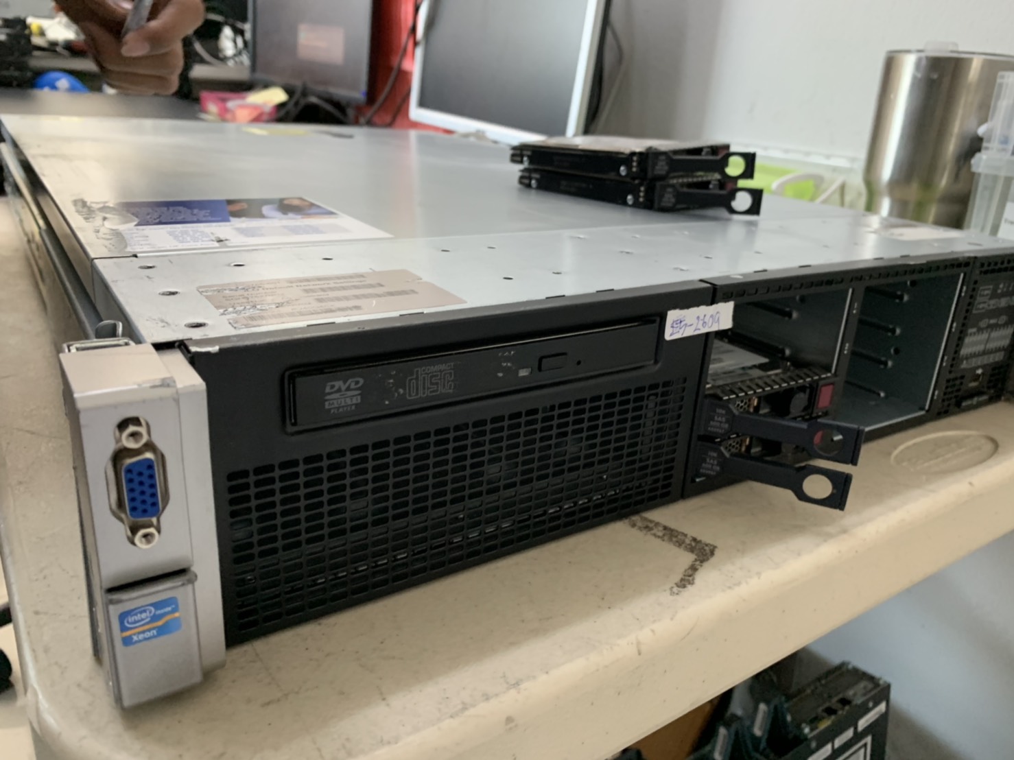 เซิร์ฟเวอร์ HP ProLiant DL380 Gen8 Server (E5-2609 x2 Ram 16 GB SAS 300 GB x2)