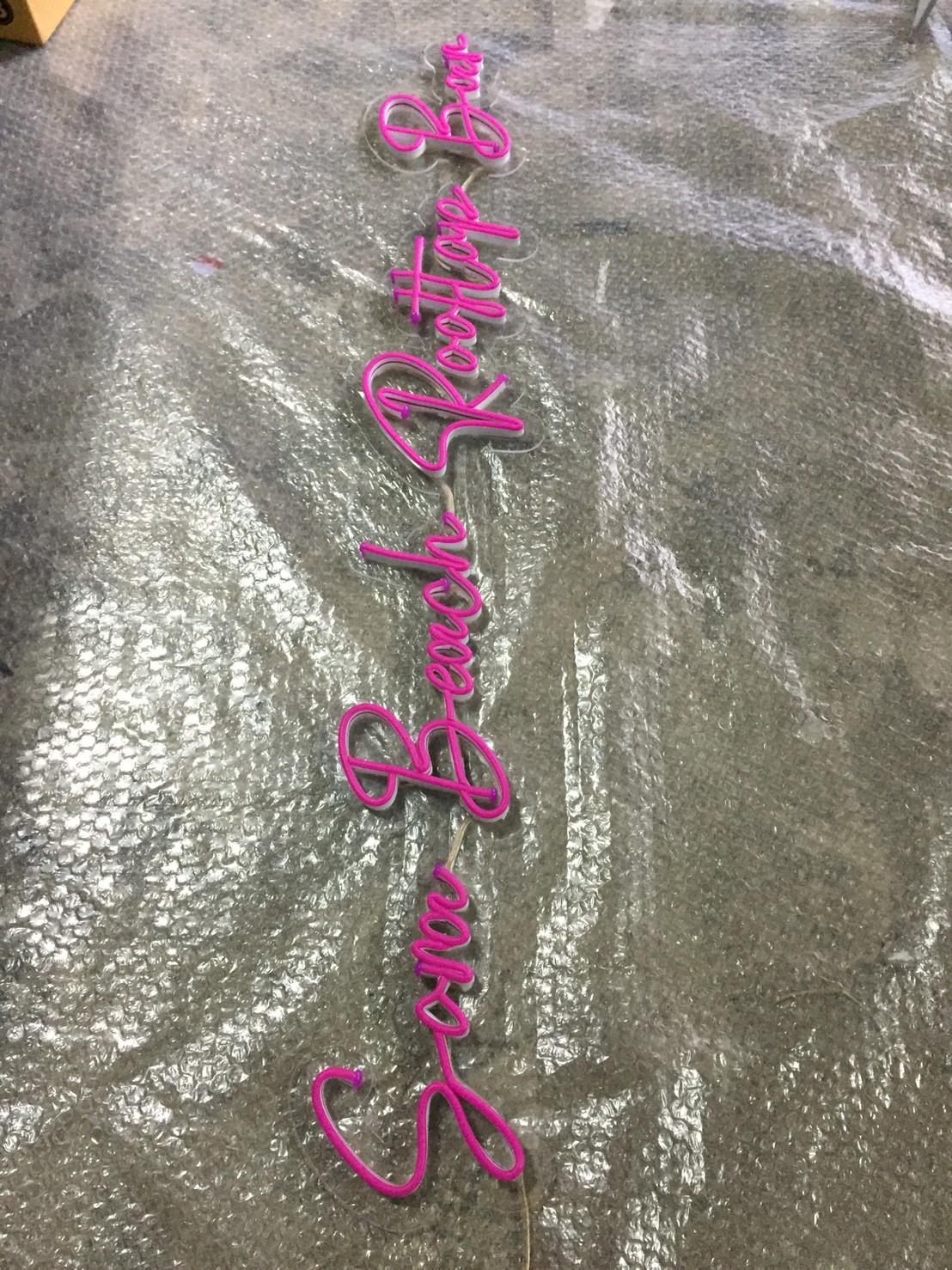 ไฟนีออน เฟค