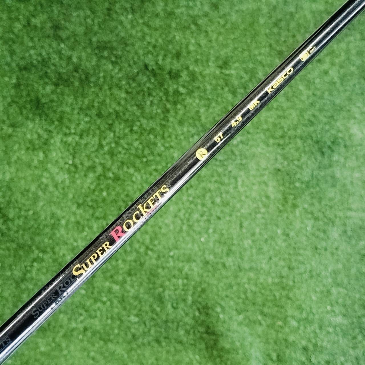 ชุดเหล็ก KASCO SUPER ROKETS มีเหล็ก 5-9 เเละ PW AW SW ก้าน SUPER ROCKETS FLEX R ก้านเบาแค่ 57 กรัม ในชุดเหล็กถือว่าเบามาก ไม้กอล์ฟพรีเมี่ยมมือสอง ของแท้ By NakaraLuxurious