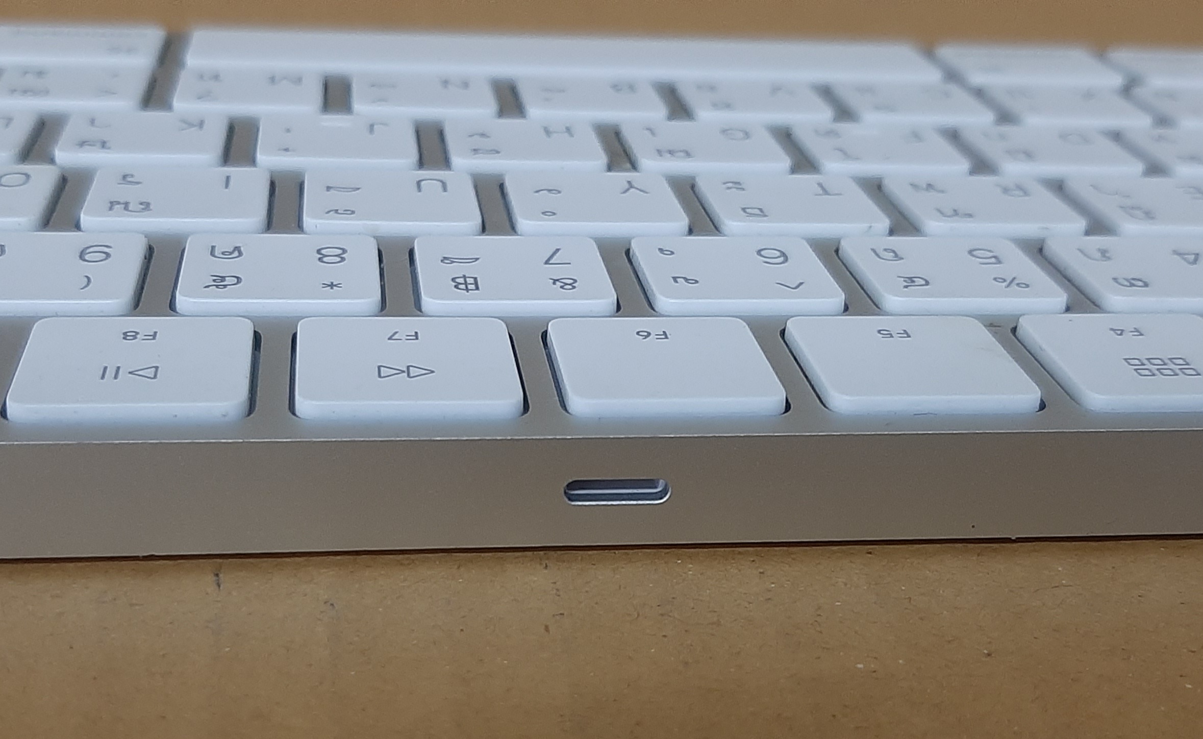 Keyboard Thai ไร้สาย Apple A1644 Magic มือสอง สภาพดี ประกันร้าน 7 วัน