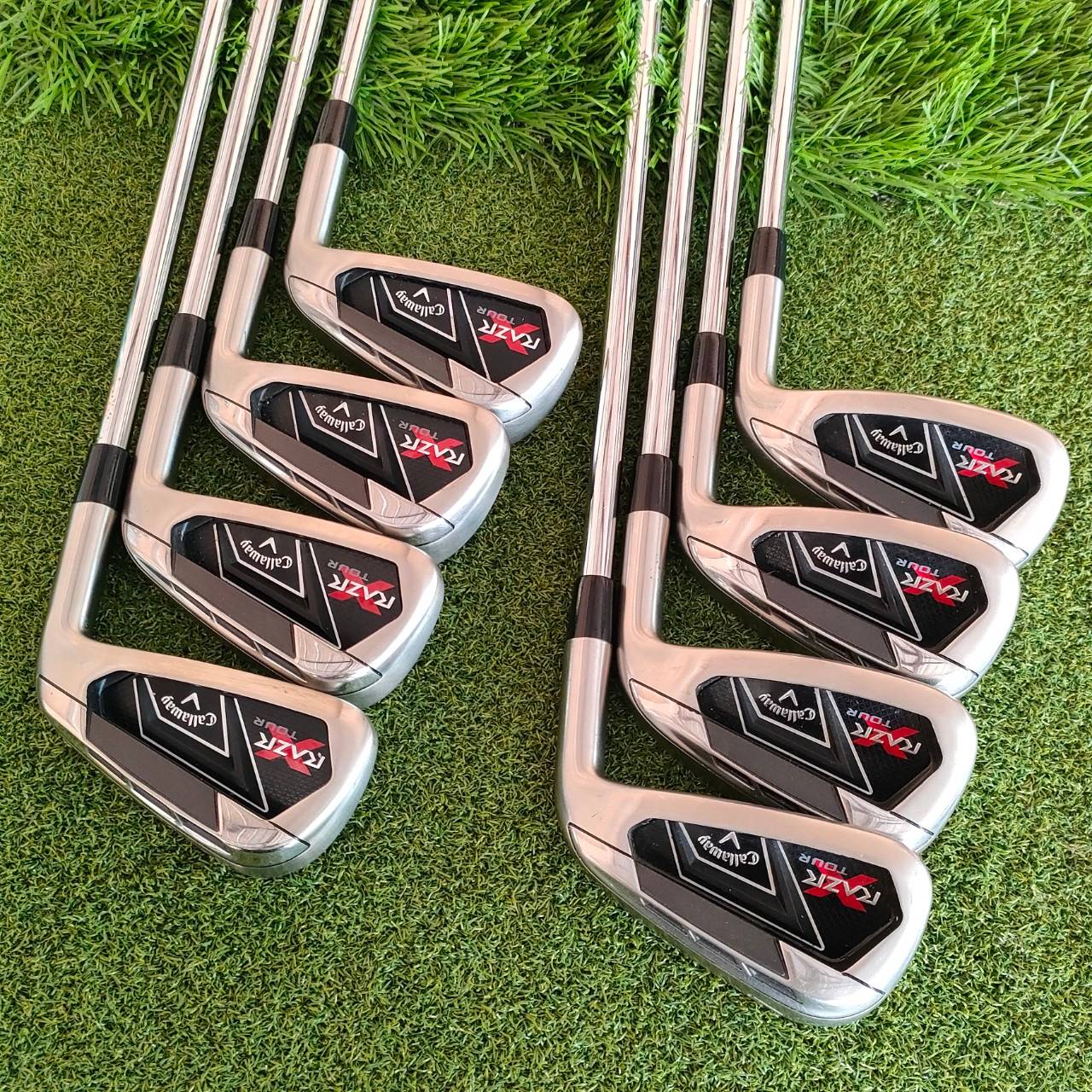 ชุดเหล็ก CALLAWAY RAZR X TOUR มีเหล็ก 3 - 9 PW ได้เหล็ก 8 ชิ้น ก้าน N.S.PRO 950 GH ก้านดีมากๆ ลงตัวมากครับ สุดยอดคุณภาพ สวยงาม
