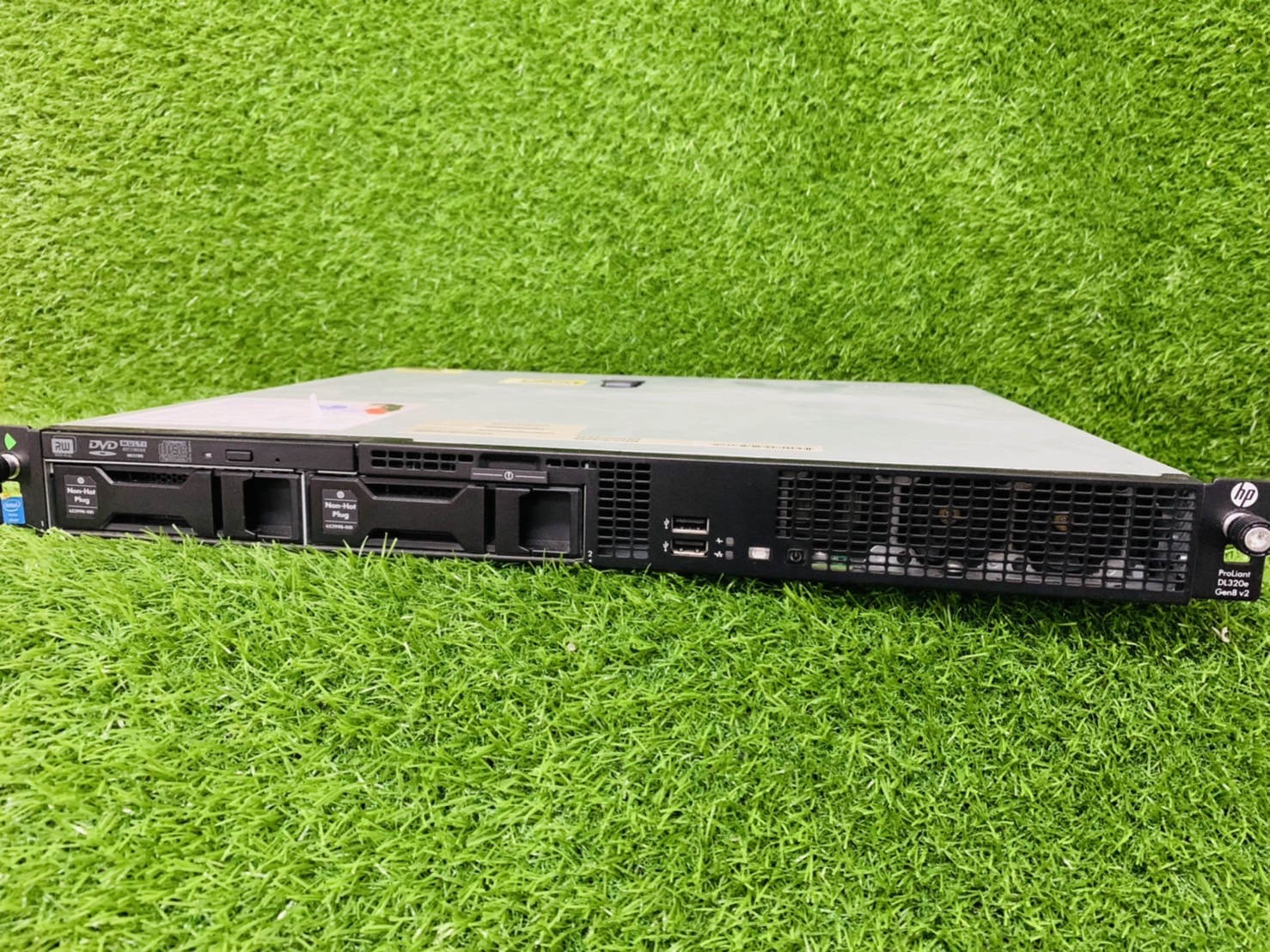 เซิร์ฟเวอร์ HP ProLiant DL320e Gen8 Server พร้อมใช้งาน E3-1220v3 Ram 16 GB HDD 1TB x2