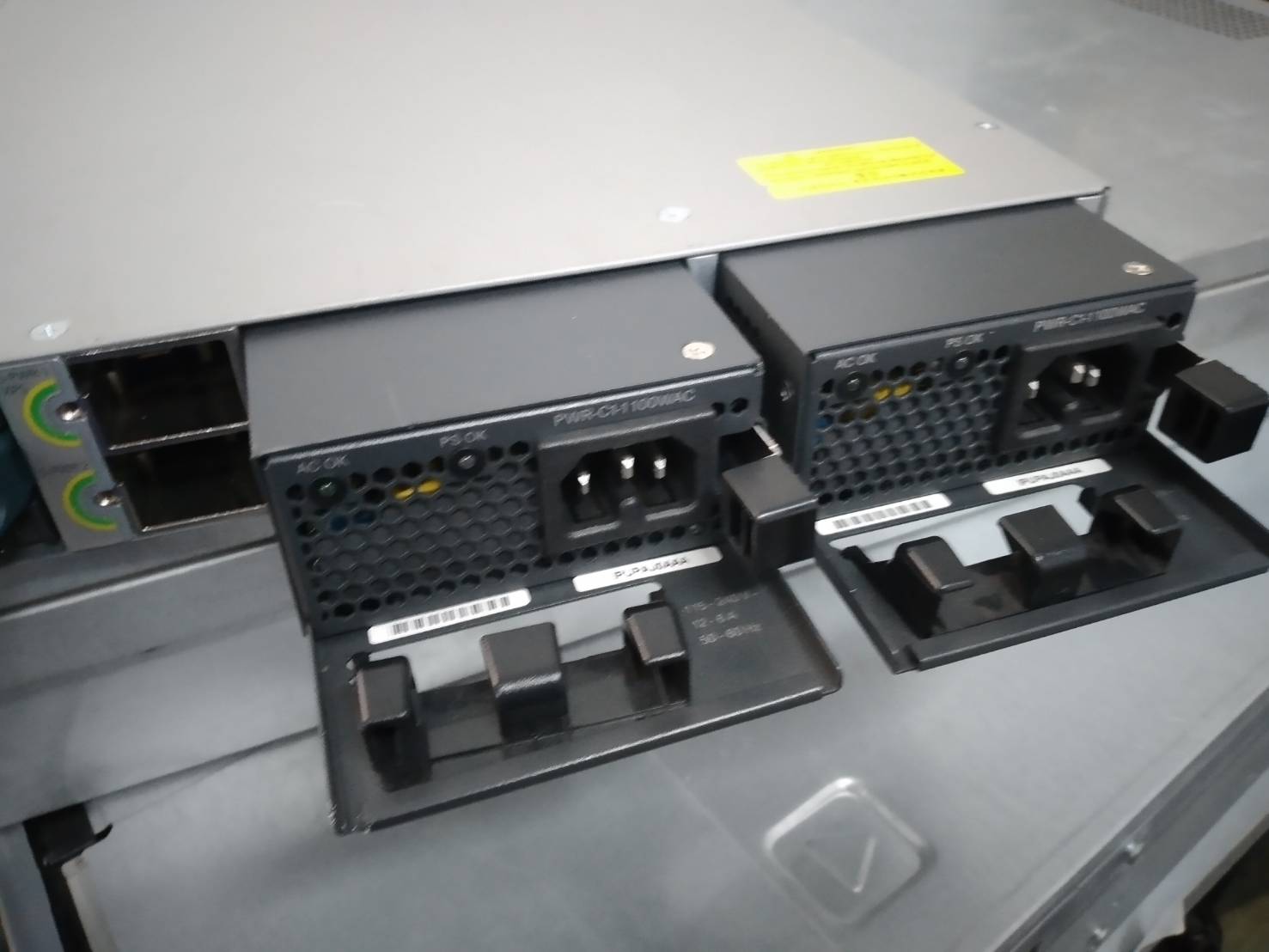 CISCO CATALYST 3850 - WS-C3850-48F-L - 48 Ports PoE+ - IOS 3.6 UNIV - NM-4-1G