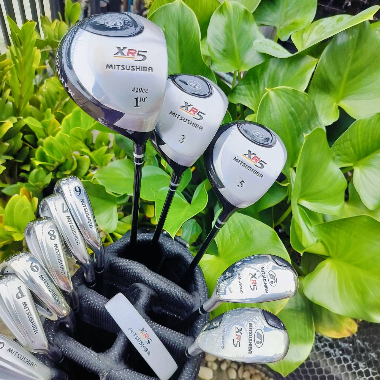 ไม้กอล์ฟครบชุด MITSUSHIBA XR5 พร้อม COVER หัวไม้ตรงรุ่น ชุดใหญ่ 5 หัว ถุงกอล์ฟเป็นแบบขาตั้ง น้ำหนักเบาสบาย หัวไม้ชุดใหญ่ ได้ถึง 5 หัว มือใหม่ตีสบาย ไม้กอล์ฟพรีเมี่ยมมือสอง ของแท้ By NakaraLuxurious