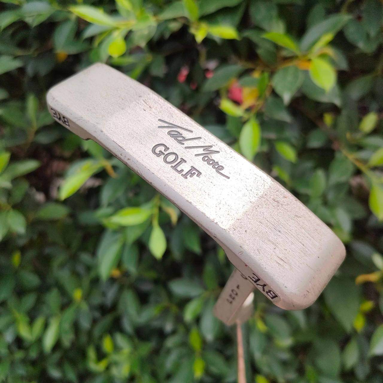 **"ไม้กอล์ฟสำหรับผู้หญิง ** PUTTER TAD MOOTE BYE BYE รุ่นดัง พัตต์ดีมาก ความยาว 32 นิ้ว