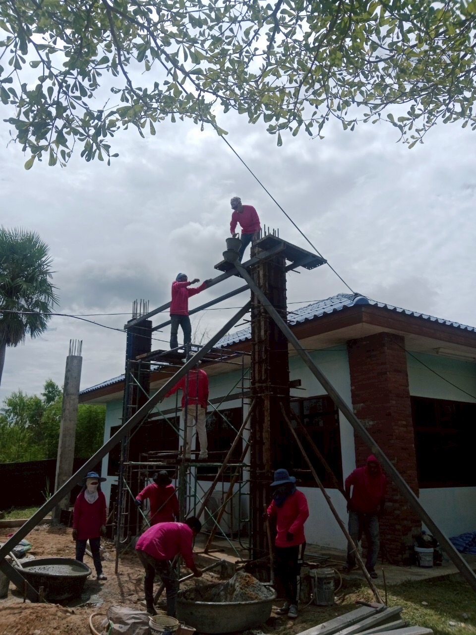 งานก่อสร้างอาคารกิจกรรมหน้าเสาธงศูนย์พัฒนาเด็กเล็ก